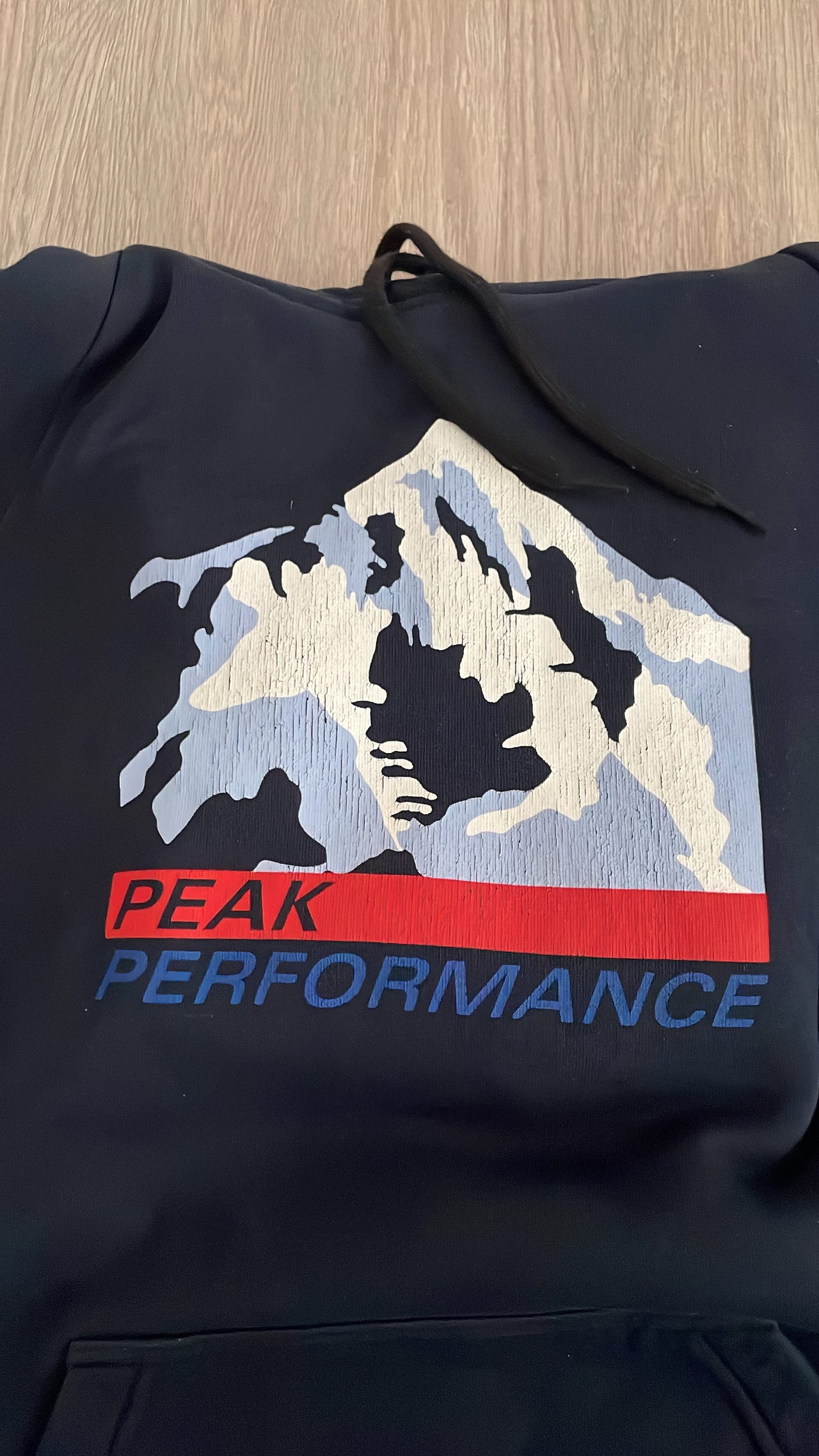 Peak Performancen huppari M