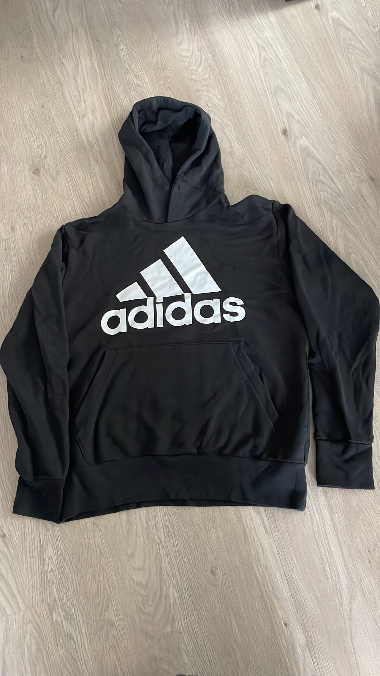 Adidaksen musta huppari S