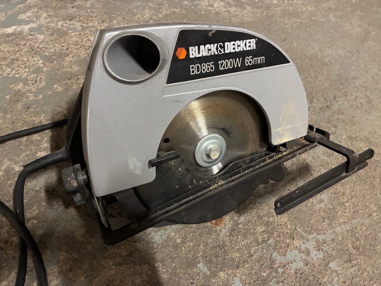 Black & Decker BD865 pyörösaha 1200W 65 mm