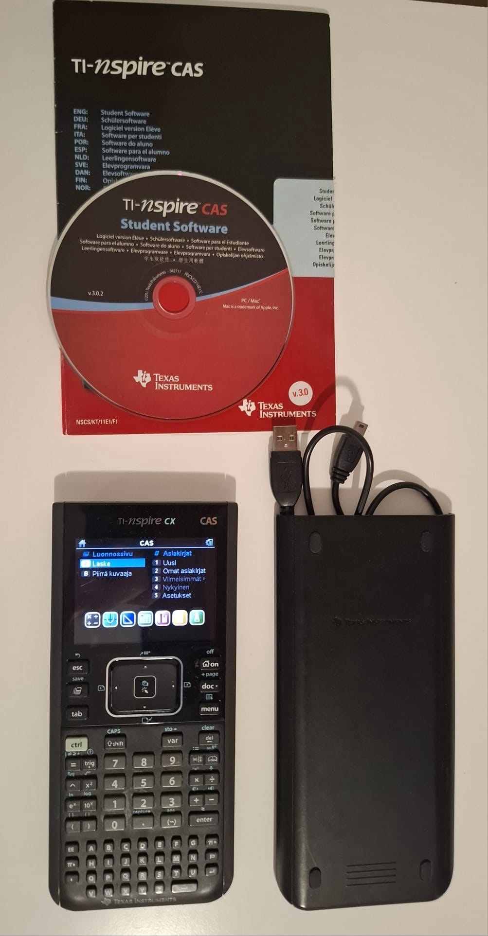 Texas Instruments TI-Nspire CX laskin lisävarusteilla | Tori