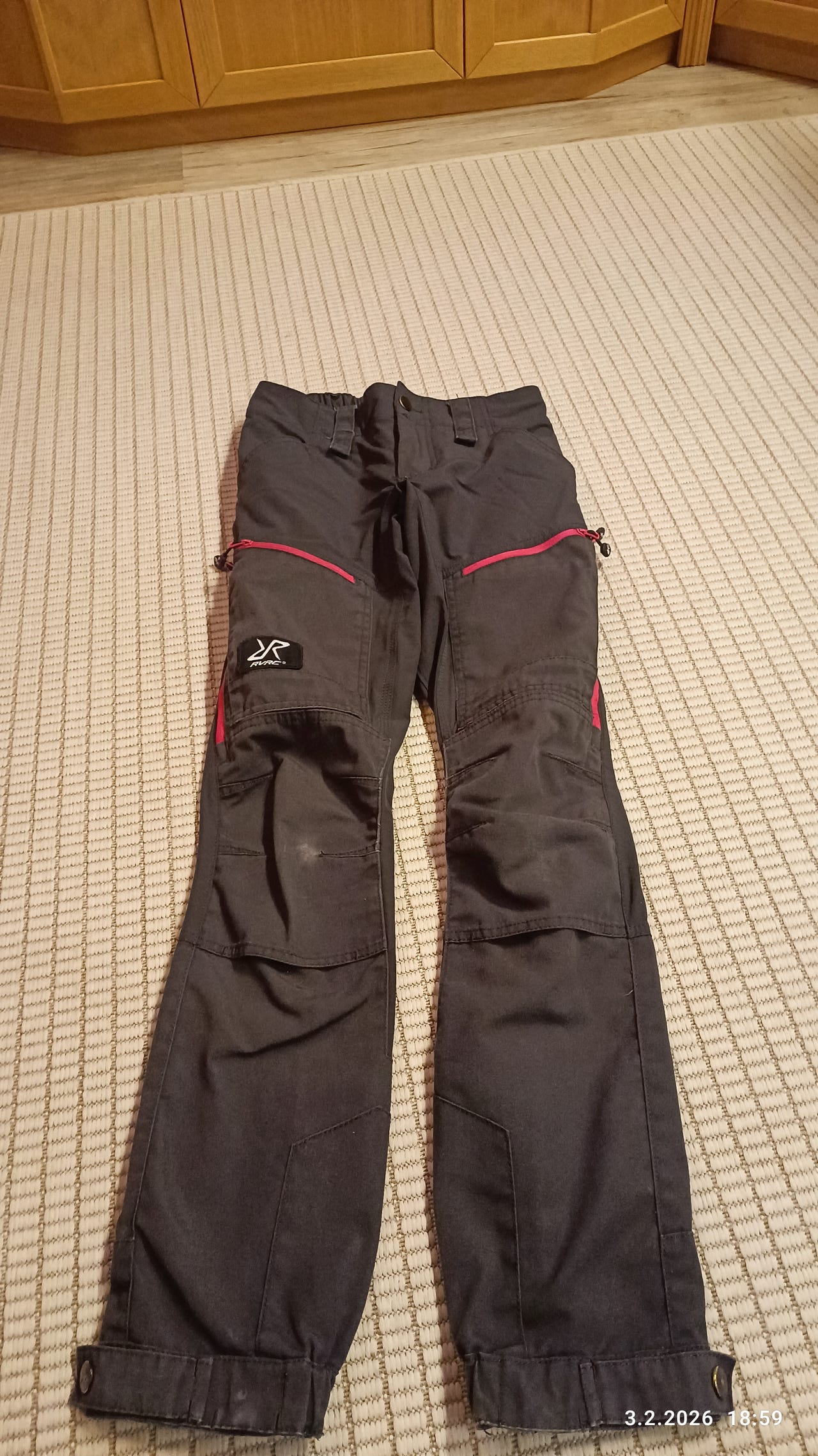 RevolutionRace xs/34 housut