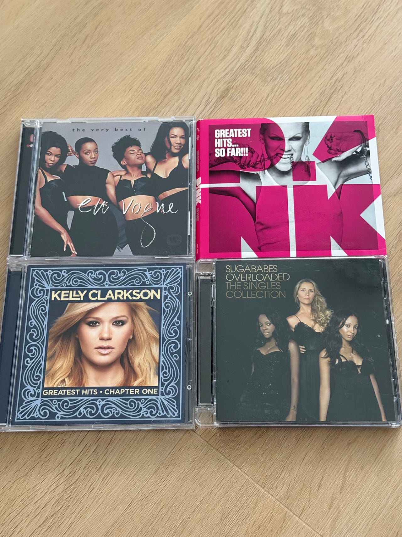Cd- levyjä - 4 kpl Greatest Hits ‑CD:itä