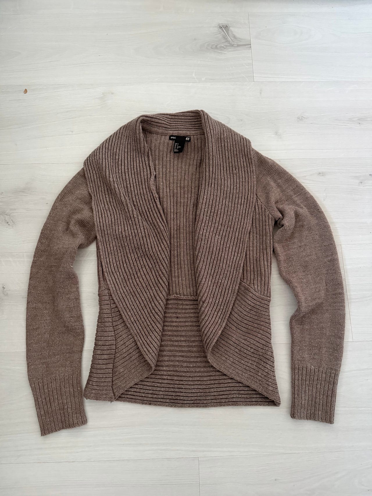 H&M ruskea neuletakki