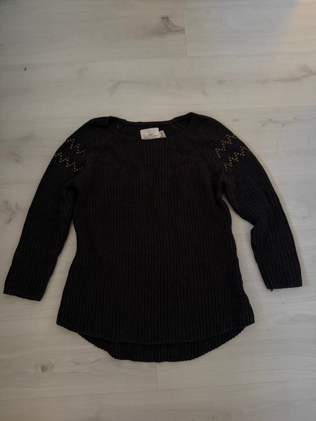 H&M tummanharmaa neule