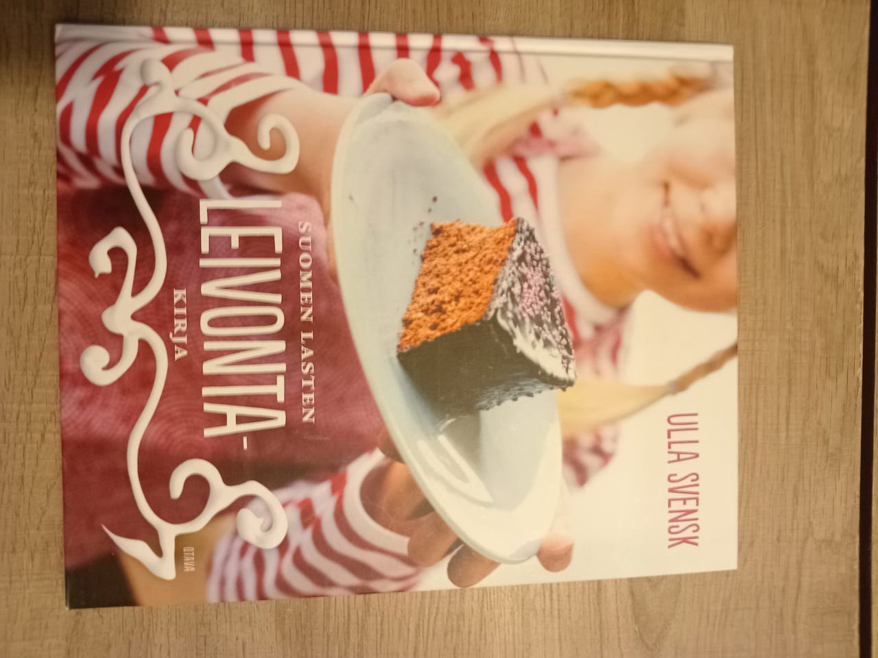 Suomen Lasten leivonta kirja