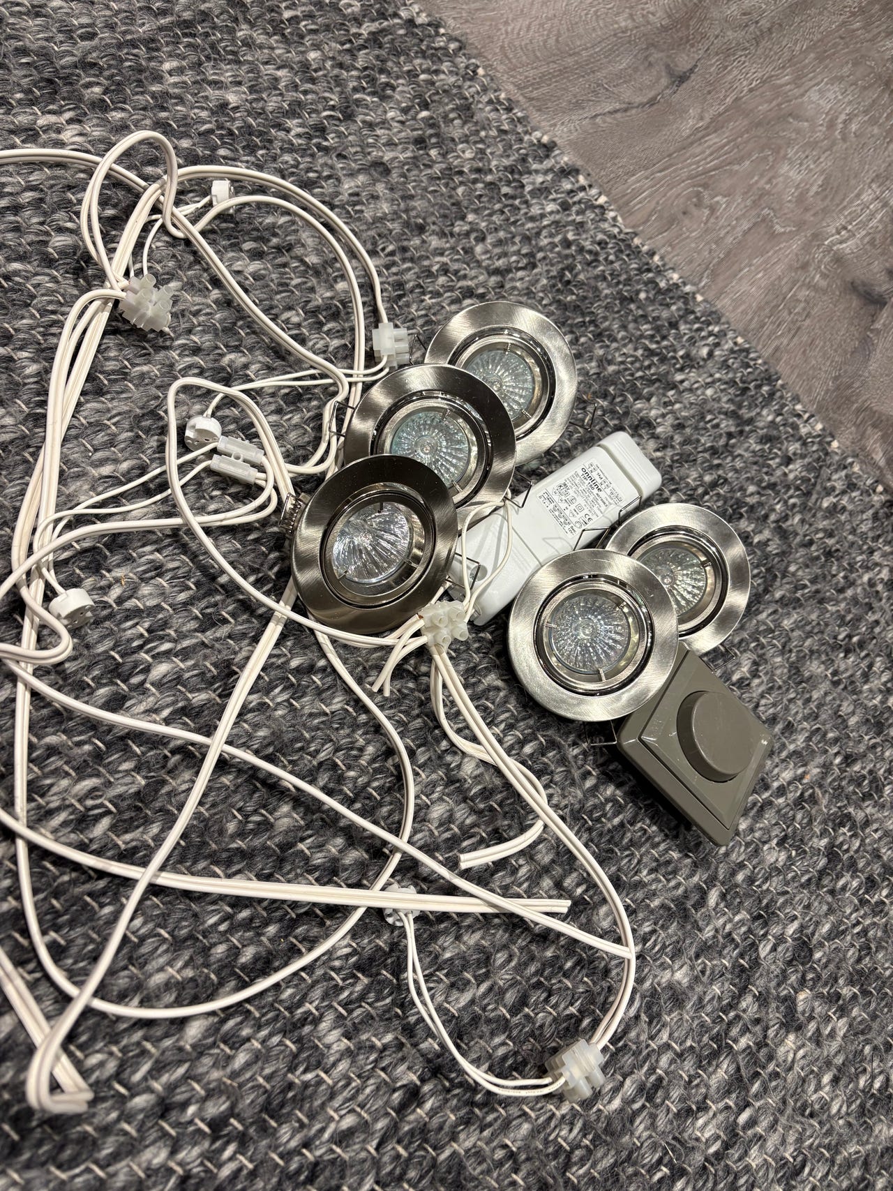 Upotettavat halogen kattovalot, sis säädin ja muuntaja