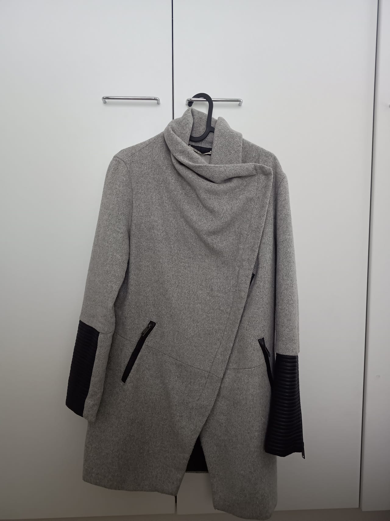 Harmaa takki Bershka M