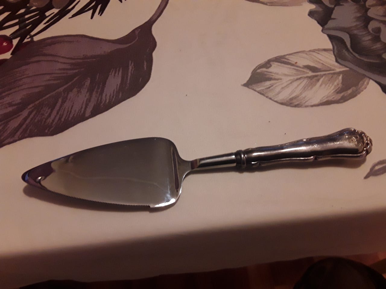 Chippendale kakkulapio hopea/ teräs