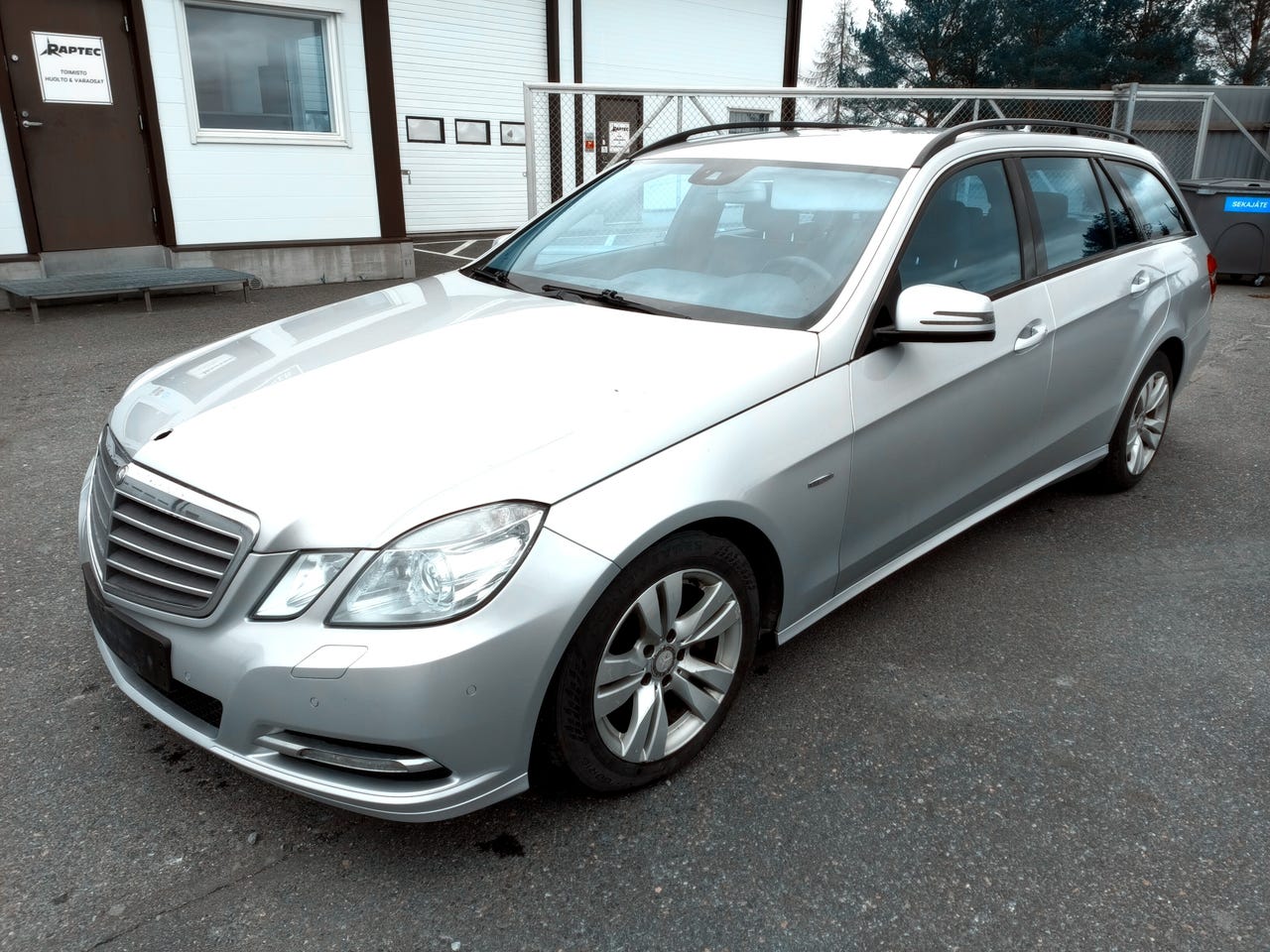 M-B S212 E200CDI - Myydään osina
