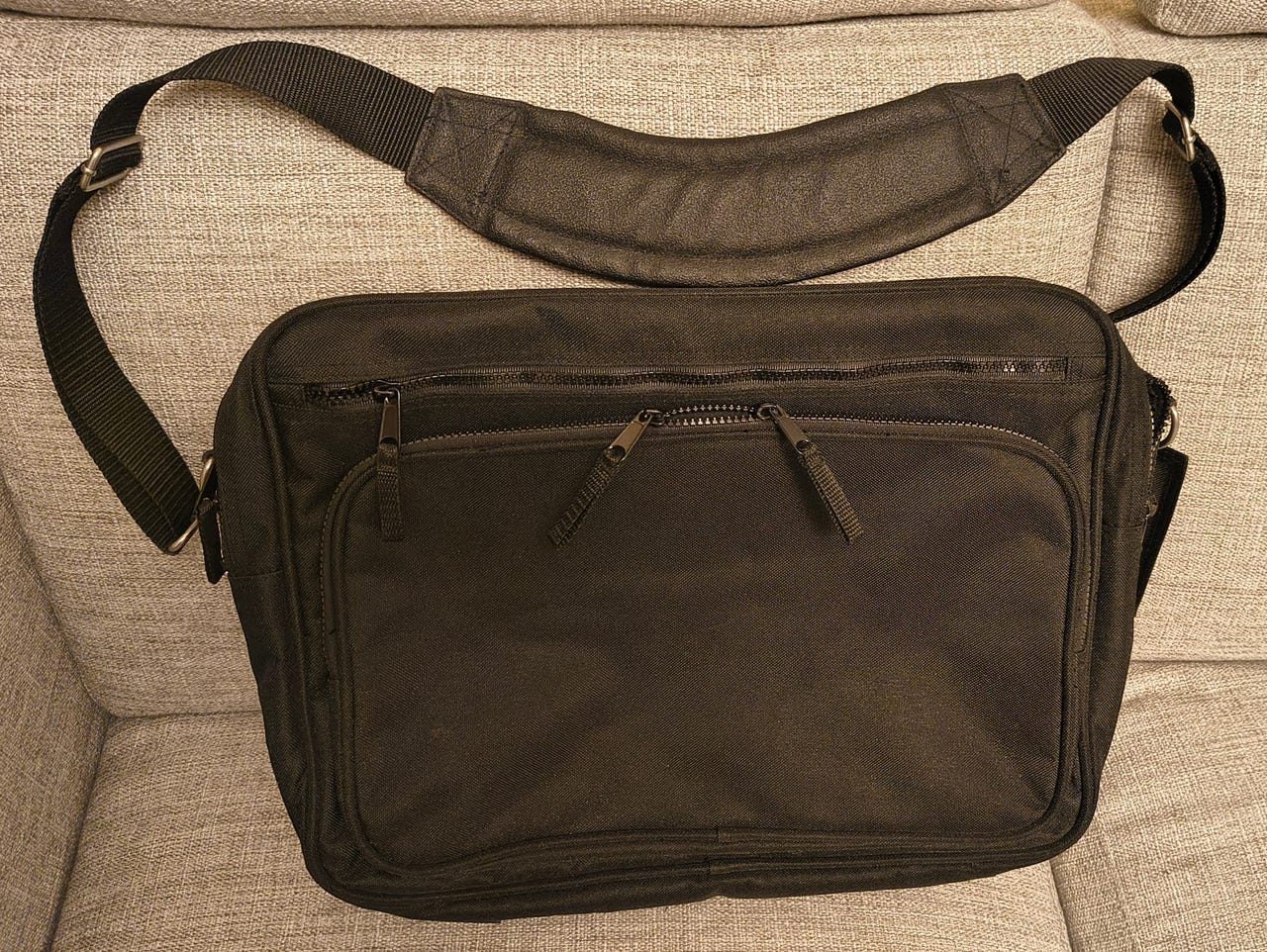 H&M kangaslaukku unisex musta
