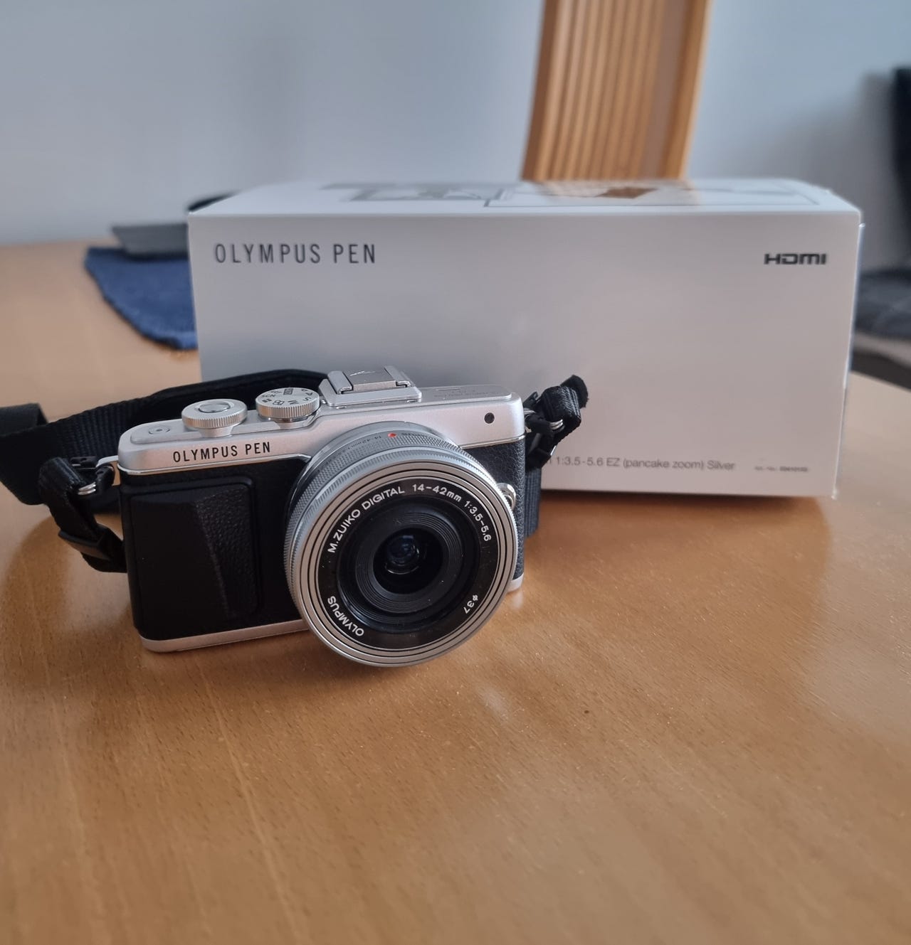 Olympus PEN E-PL7 + 14-42mm pancake lens. | Tori