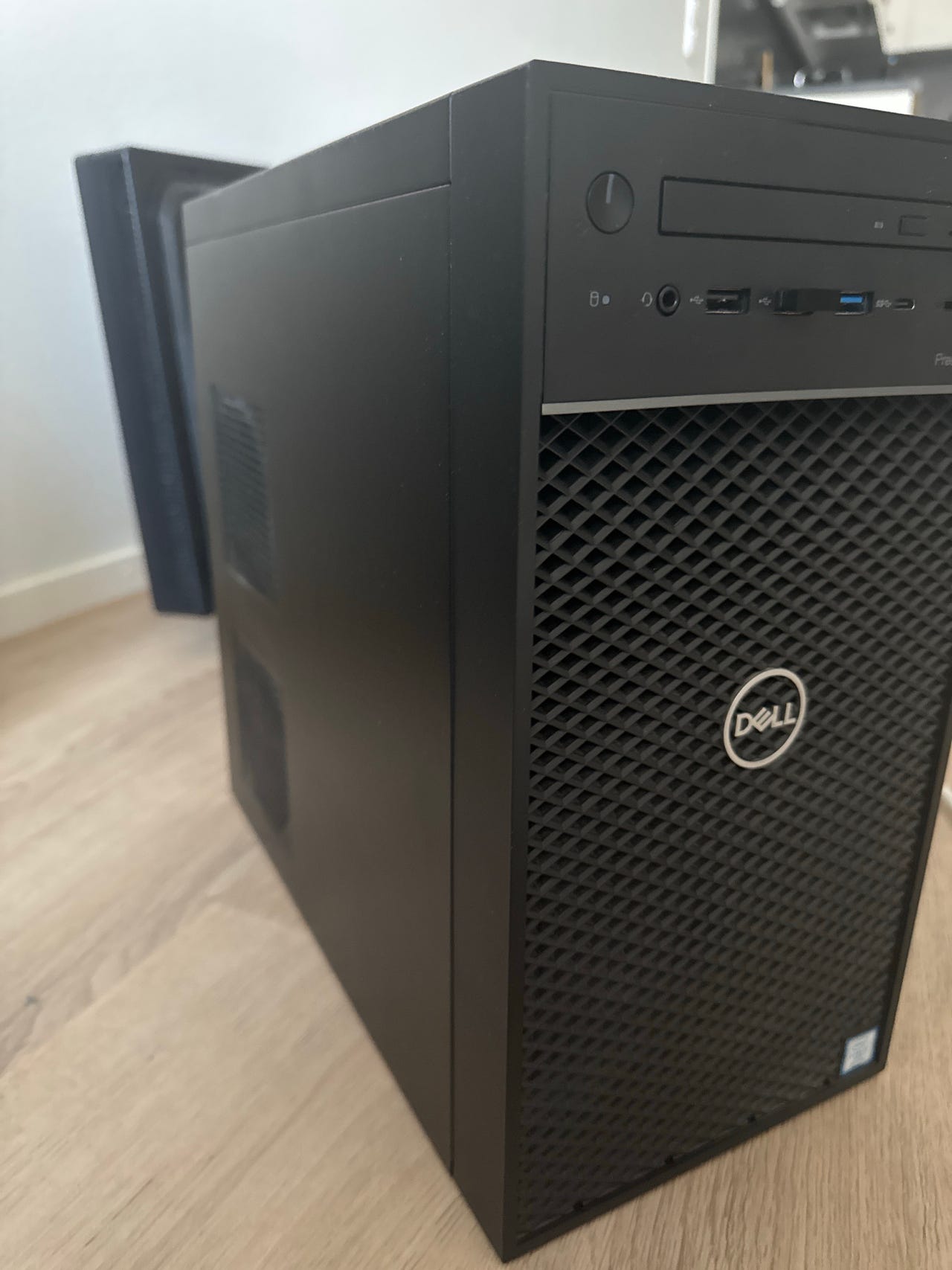 Dell Precision 3630 RTX 4000 8GB / I7-8700K / 32GB / 512GB / 2TB