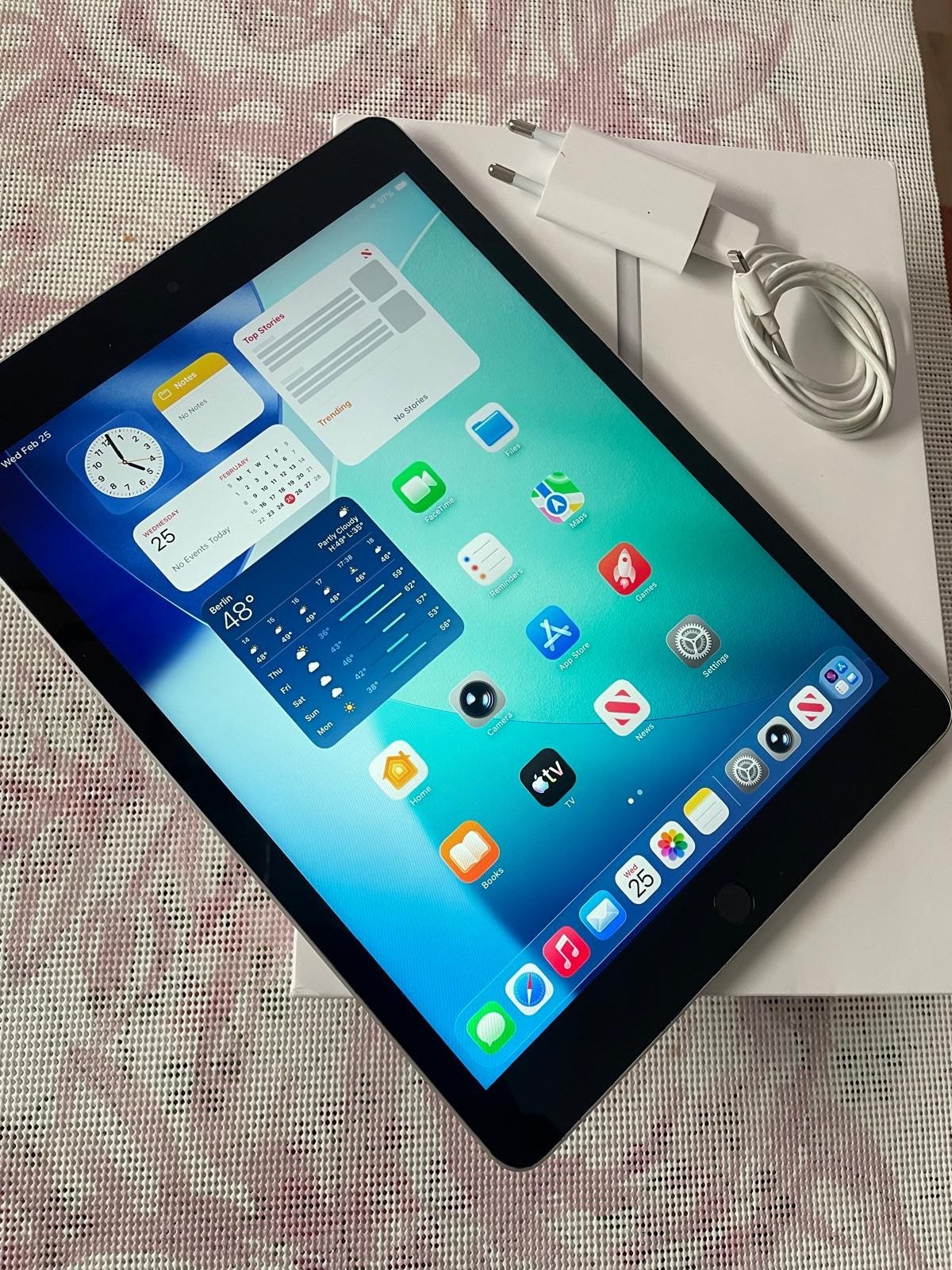 Apple iPad 9th 64 Silver A2602 | Tori
