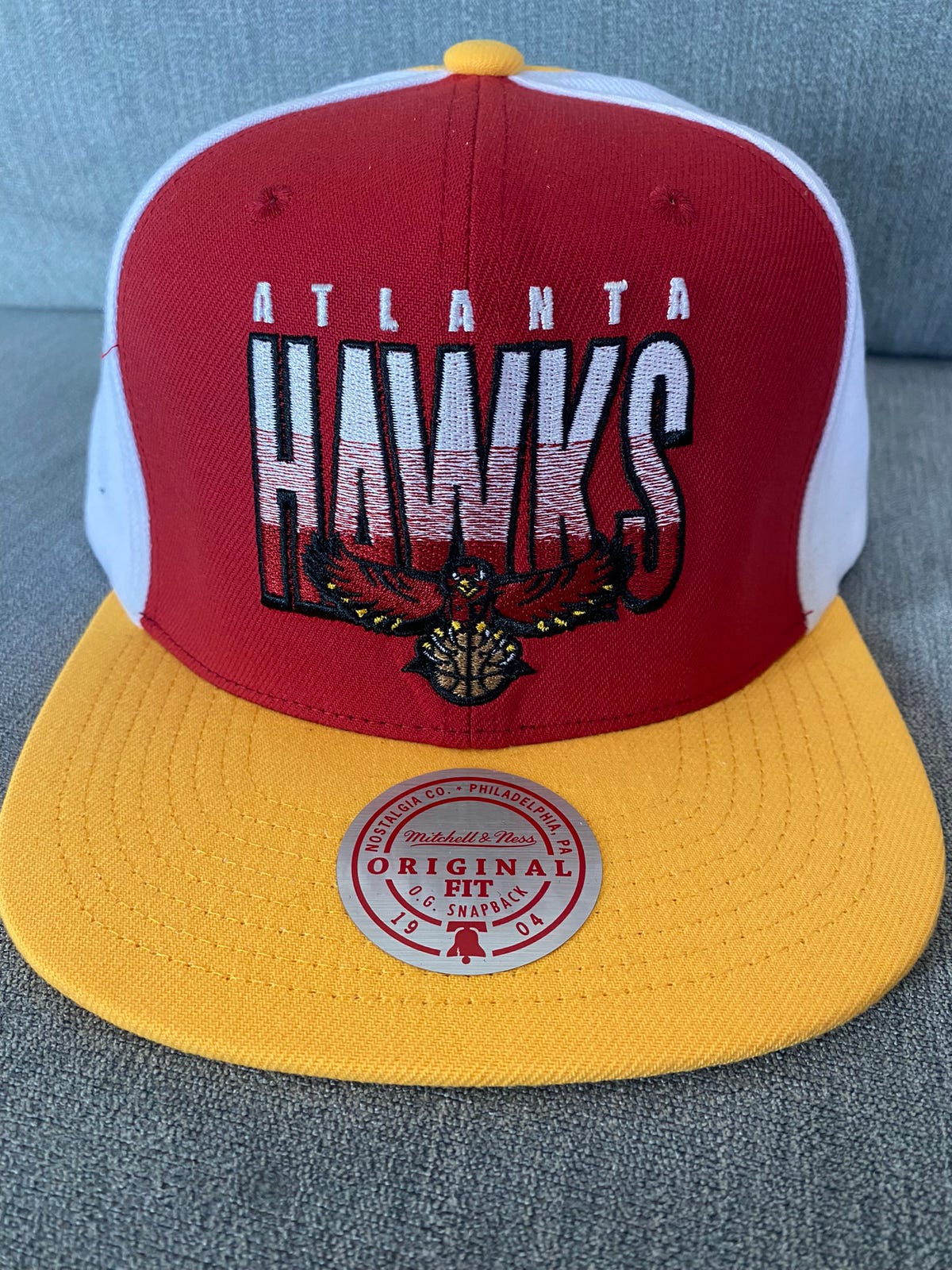 Mitchell & Ness Snapback Cap Nubuck 2-tone Atlanta Hawks grau/rot