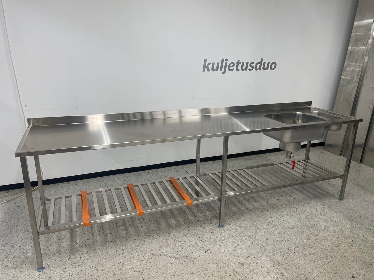 RST-Pöytä altailla 290cm