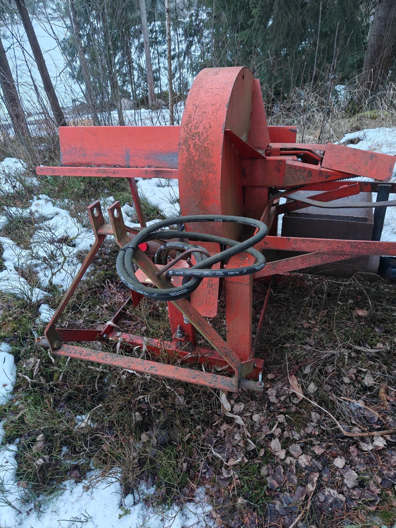 Hakki sirkkeli ruuvi ja hydrauli halkojalla.