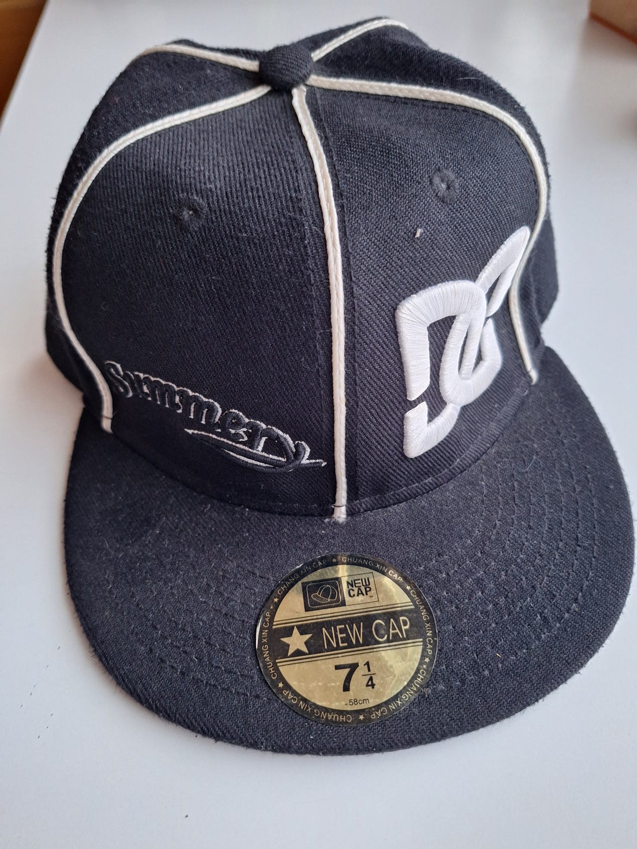 Hattu. Lippahattu.