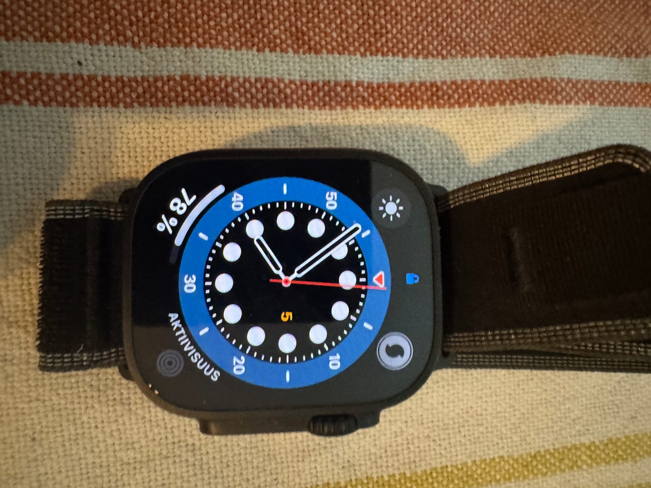 Apple Watch Ultra 3 (GPS + Cellular) 49 mm, musta titaani, trail