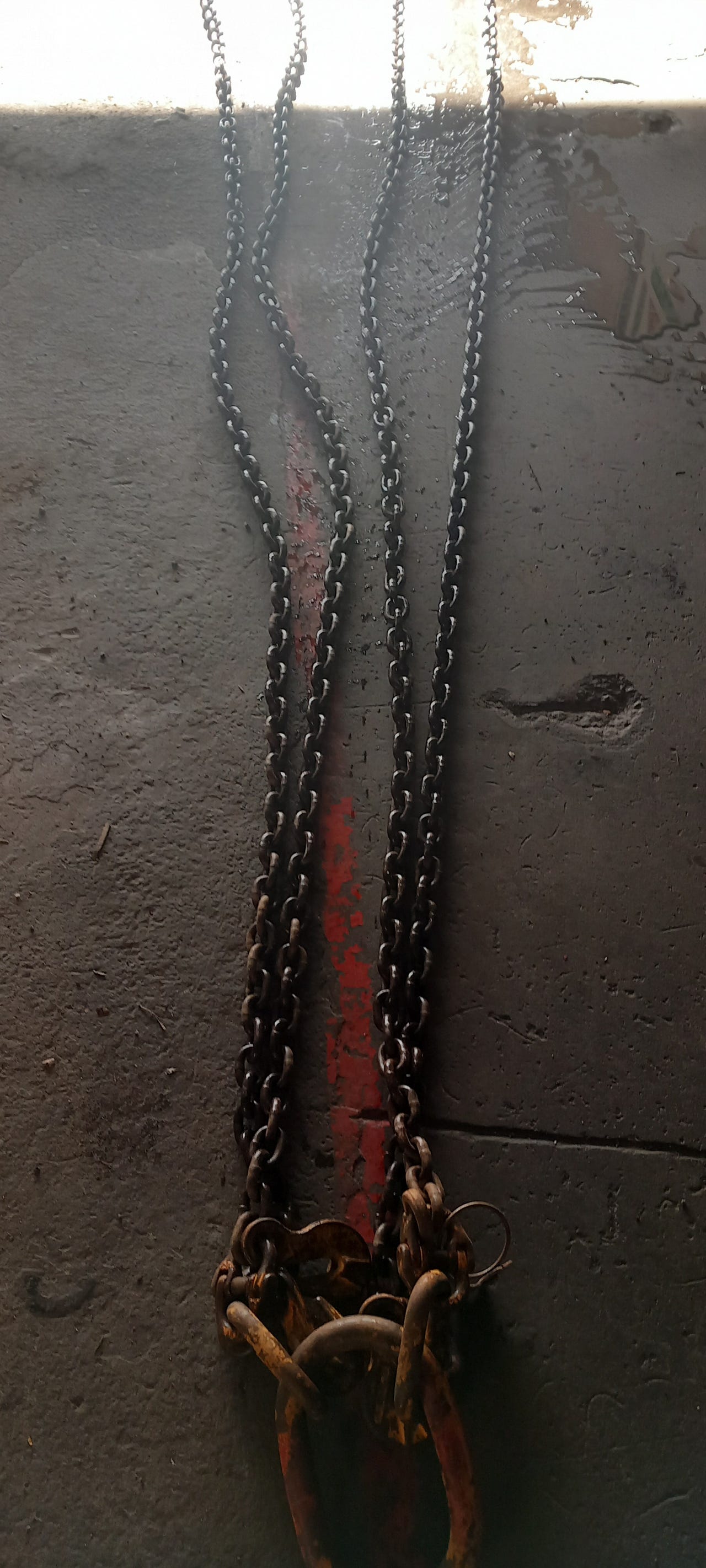 Metalliketju musta