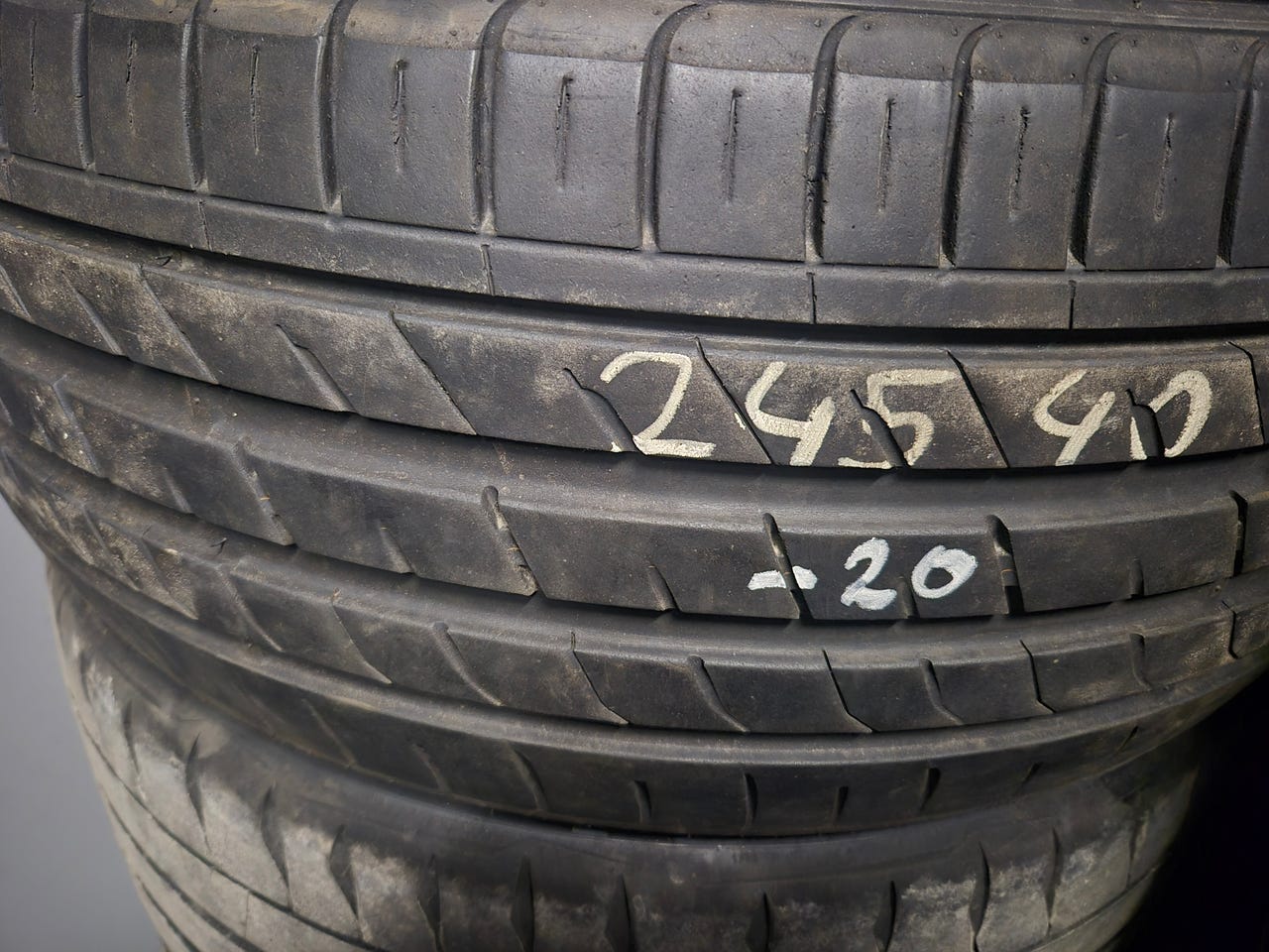 2kpl käytetty nexen kesä 245/40R20 dot 20