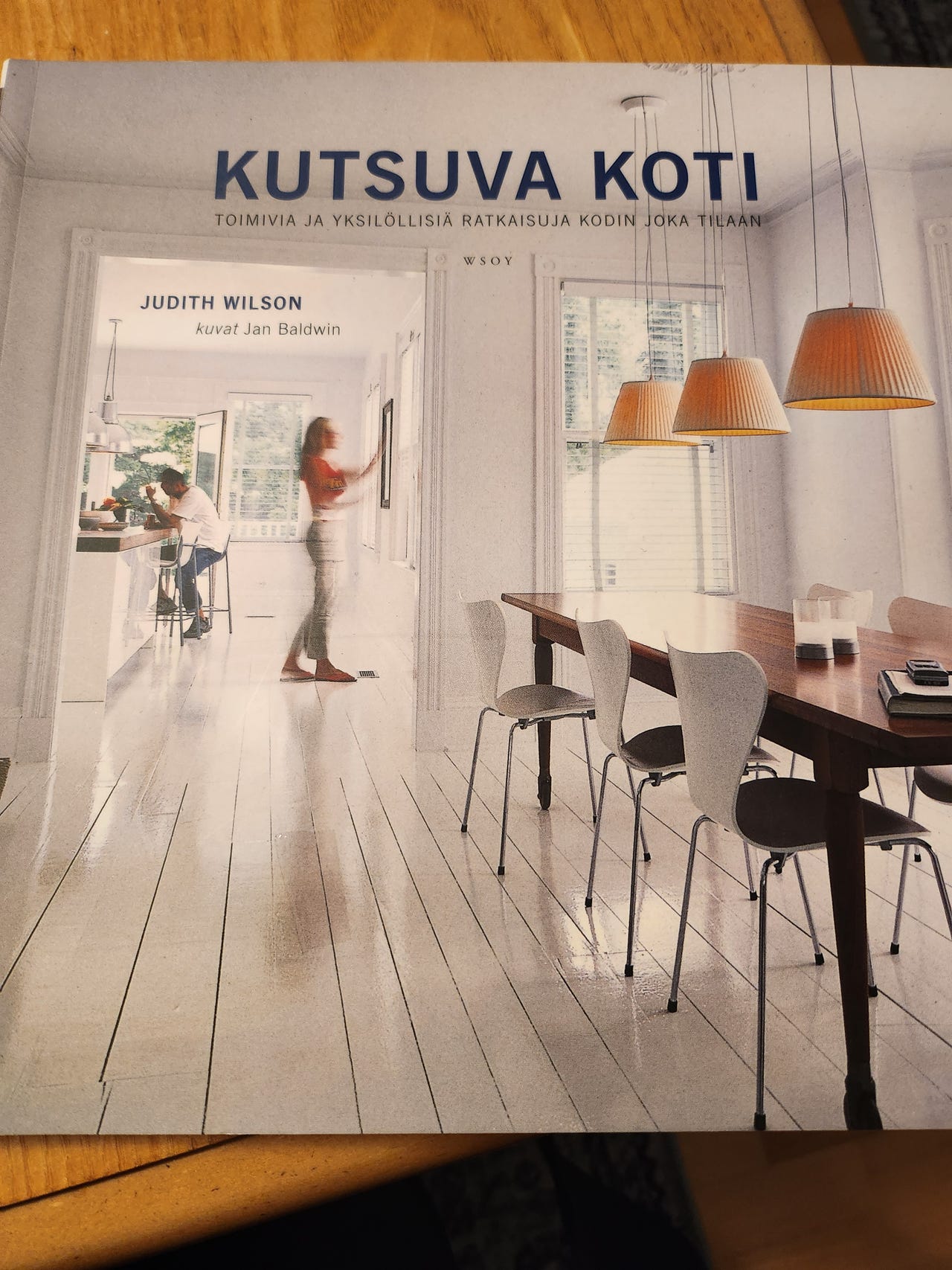 Judith Wilson Kutsuva koti sisustuskirja
