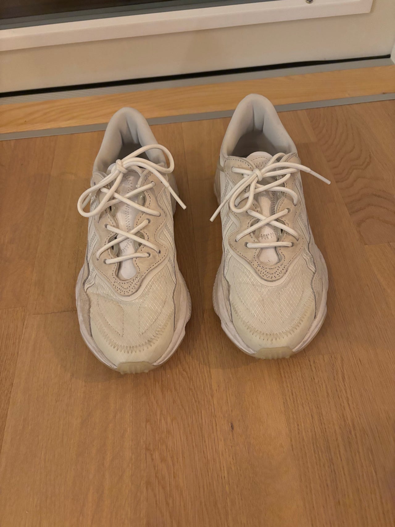 Adidas Ozweego, koko 40 2/3 vaaleat