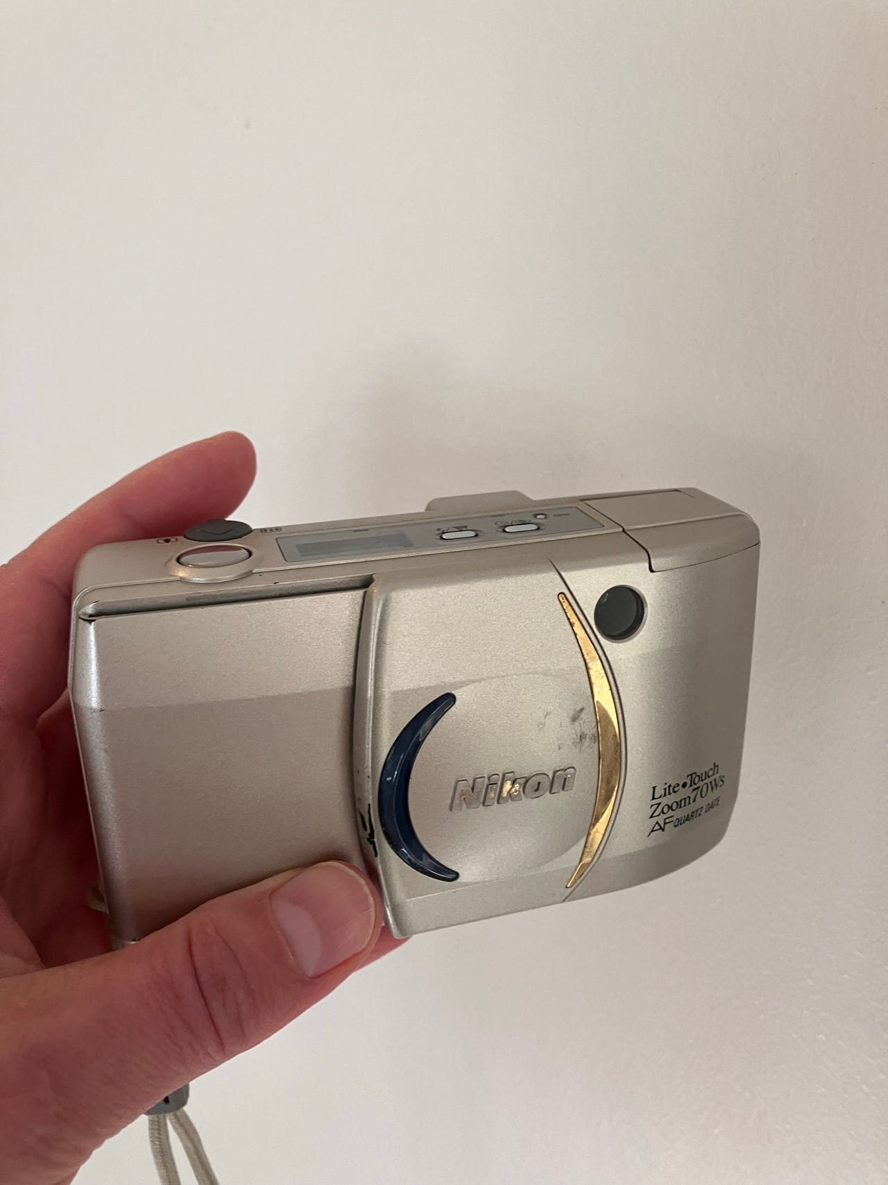 Nikon Lite-Touch Zoom 70Ws filmikamera hopea