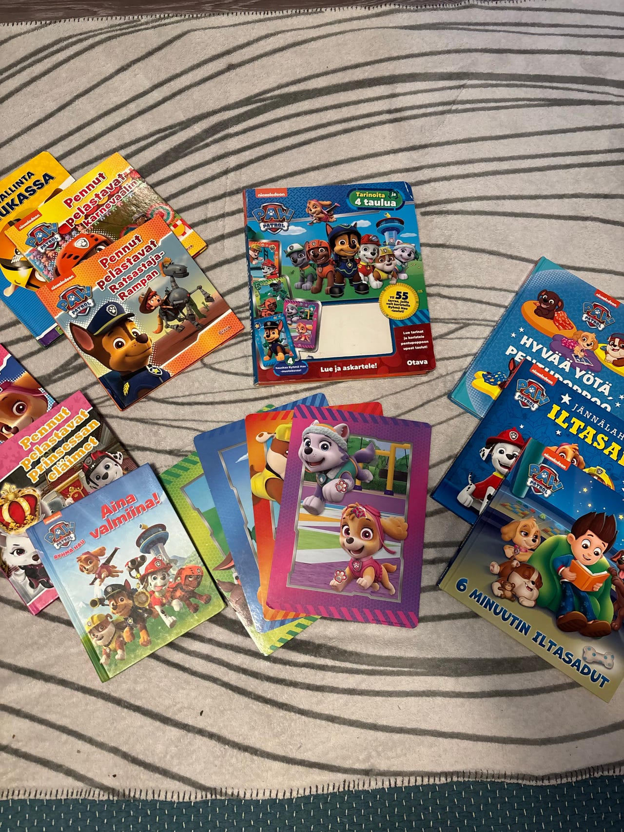 Paw Patrol lastenkirjat suomeksi