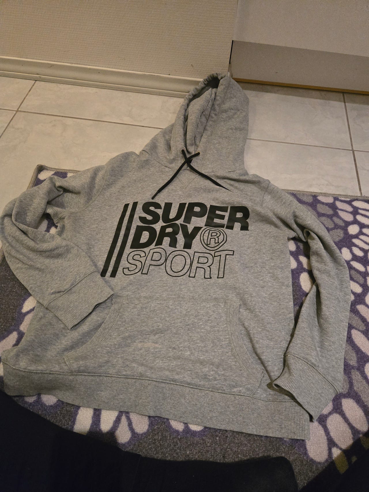super dry huppari
