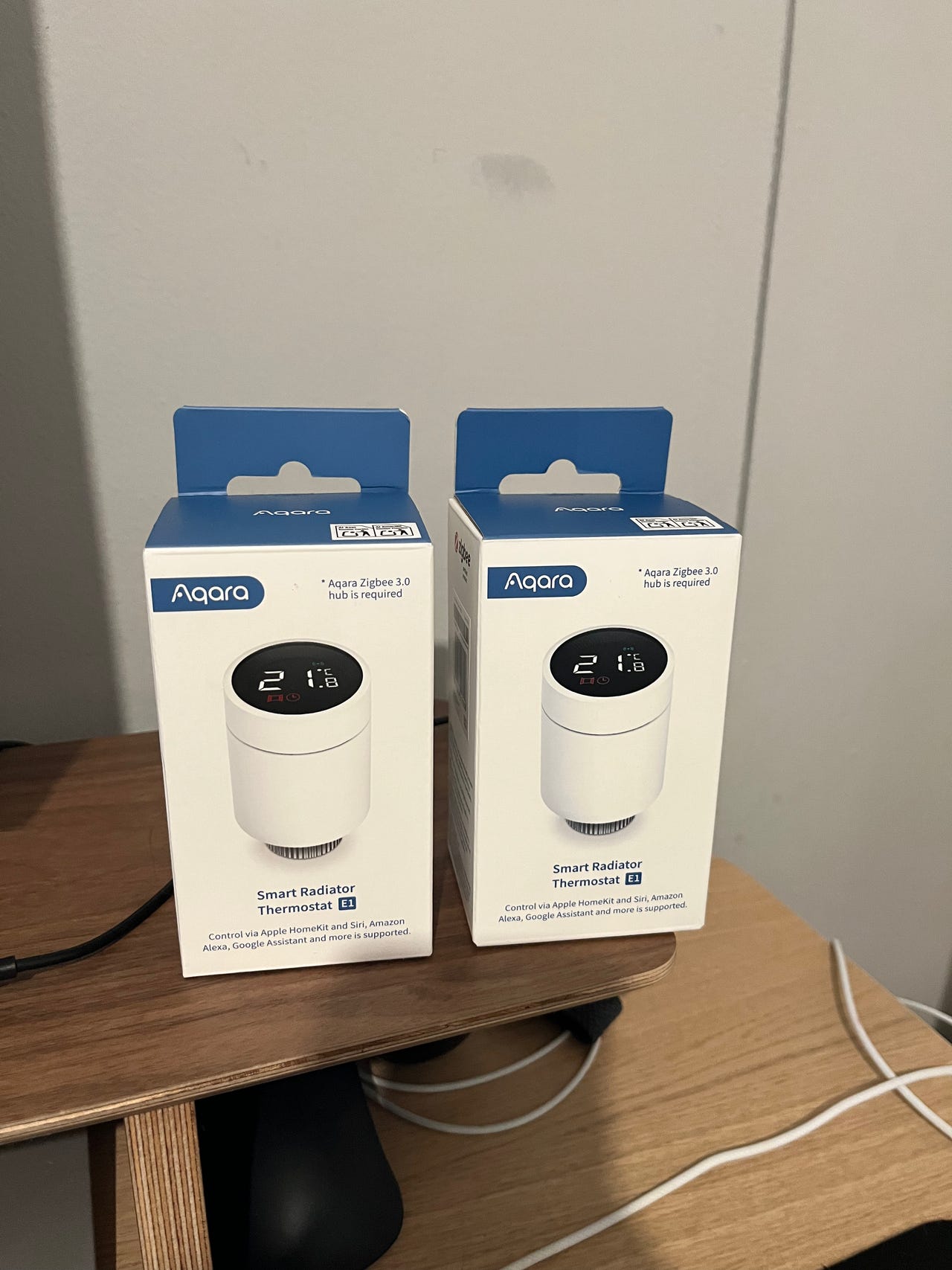 2x Aqara Älykäs lämpöpatterin termostaatti E1 (Uusi)