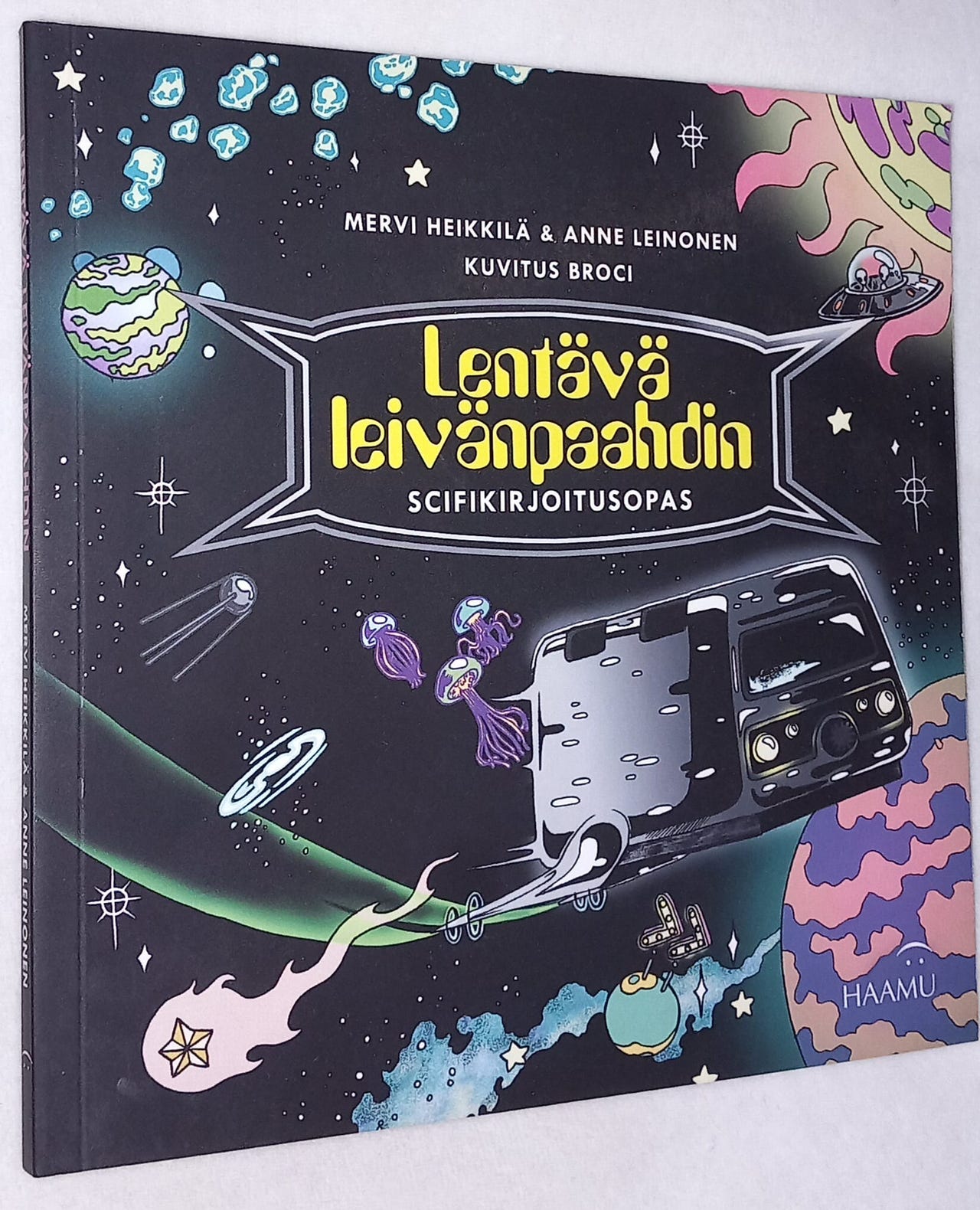 Lentävä leivänpaahdin - Scifikirjoitusopas