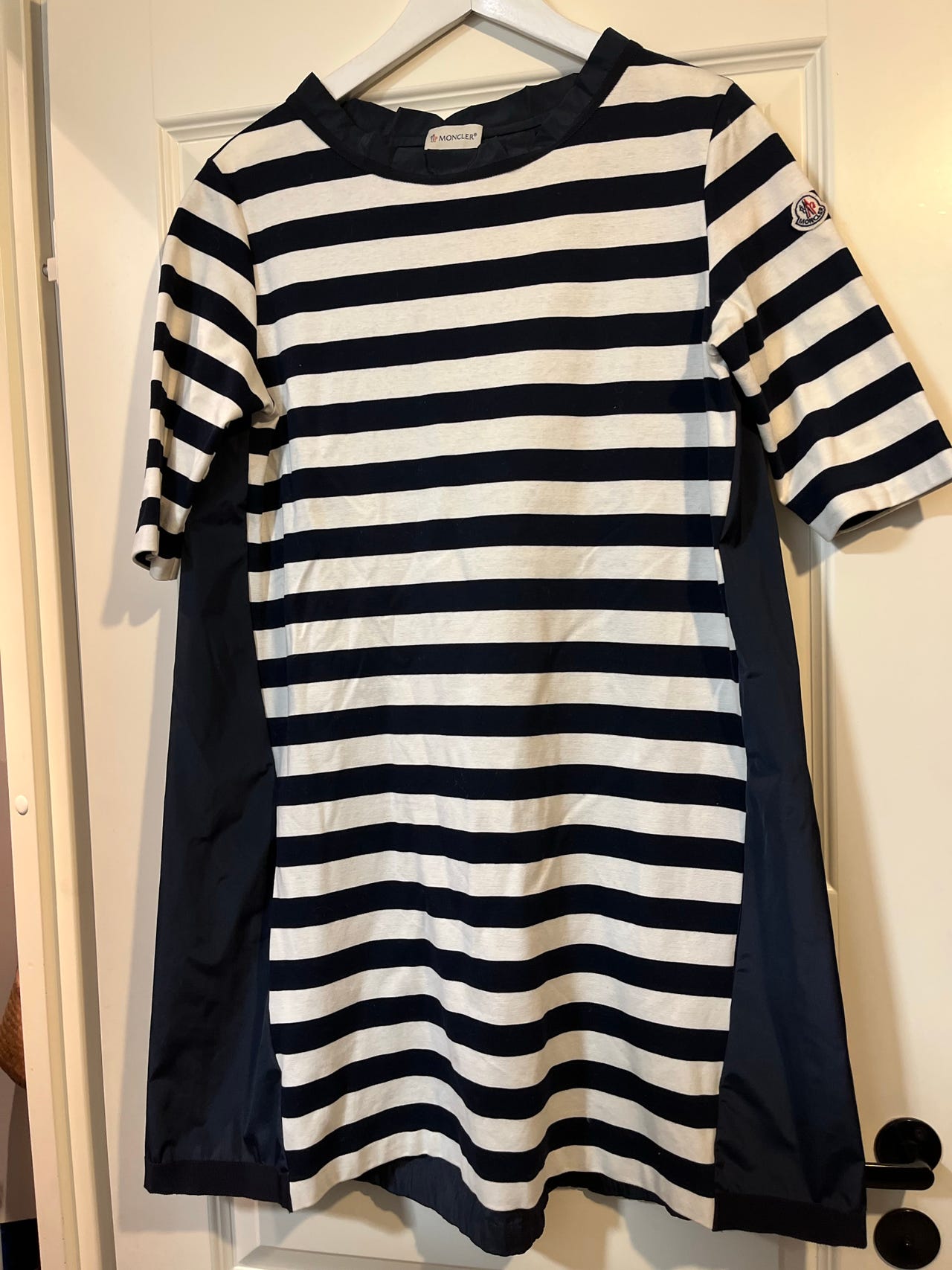 Moncler mekko M sinivalkoinen