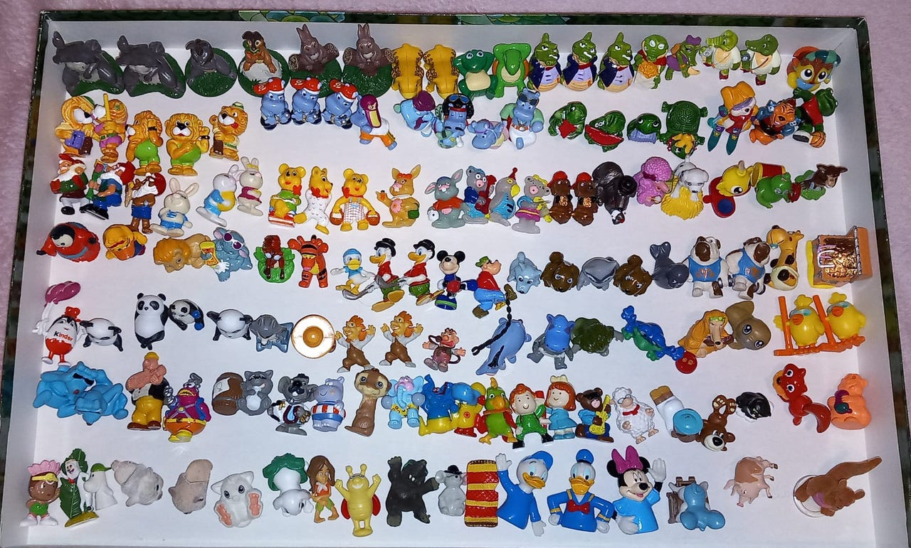 Kinder figuurit 136kpl