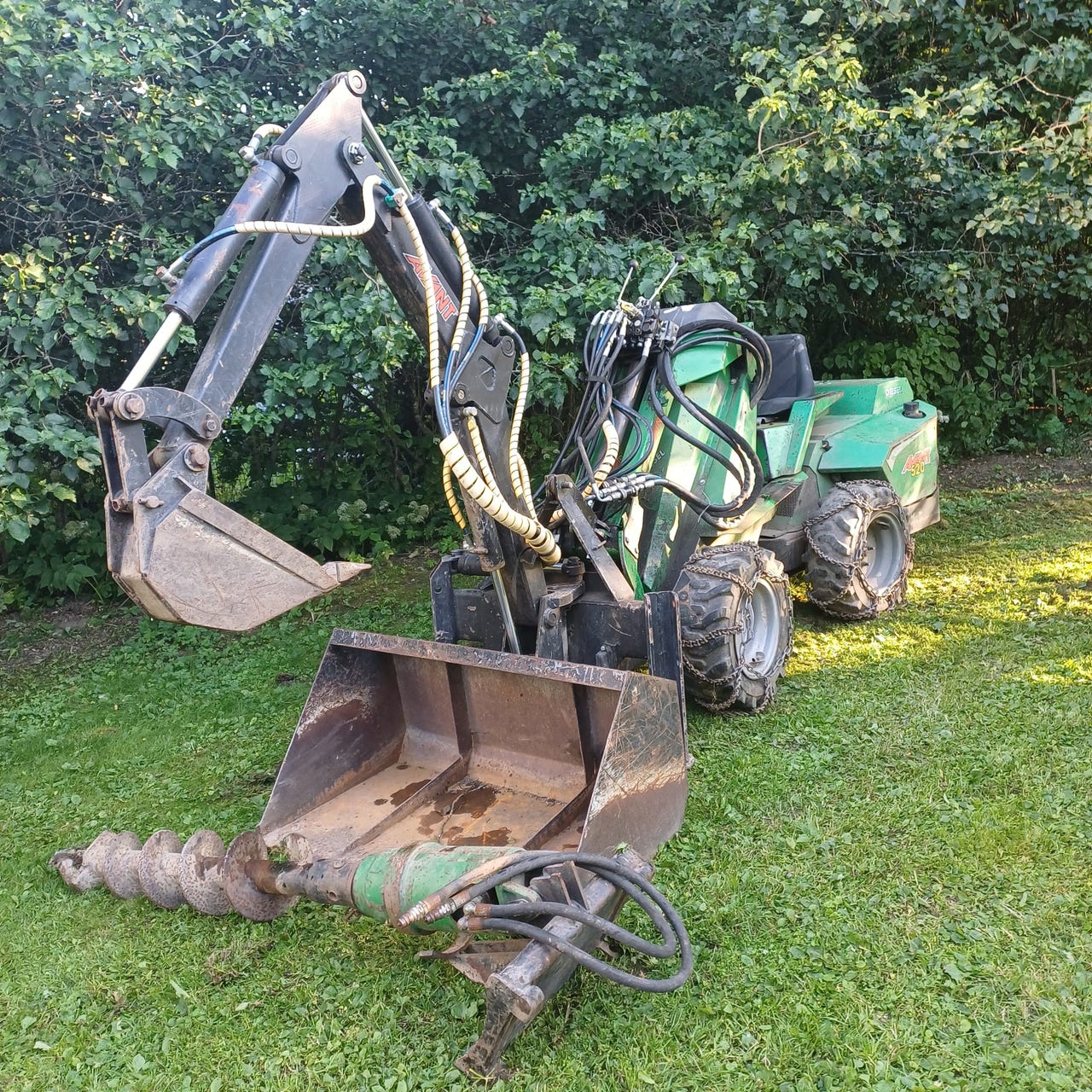 Avant 520 kuormaaja/kaivuri