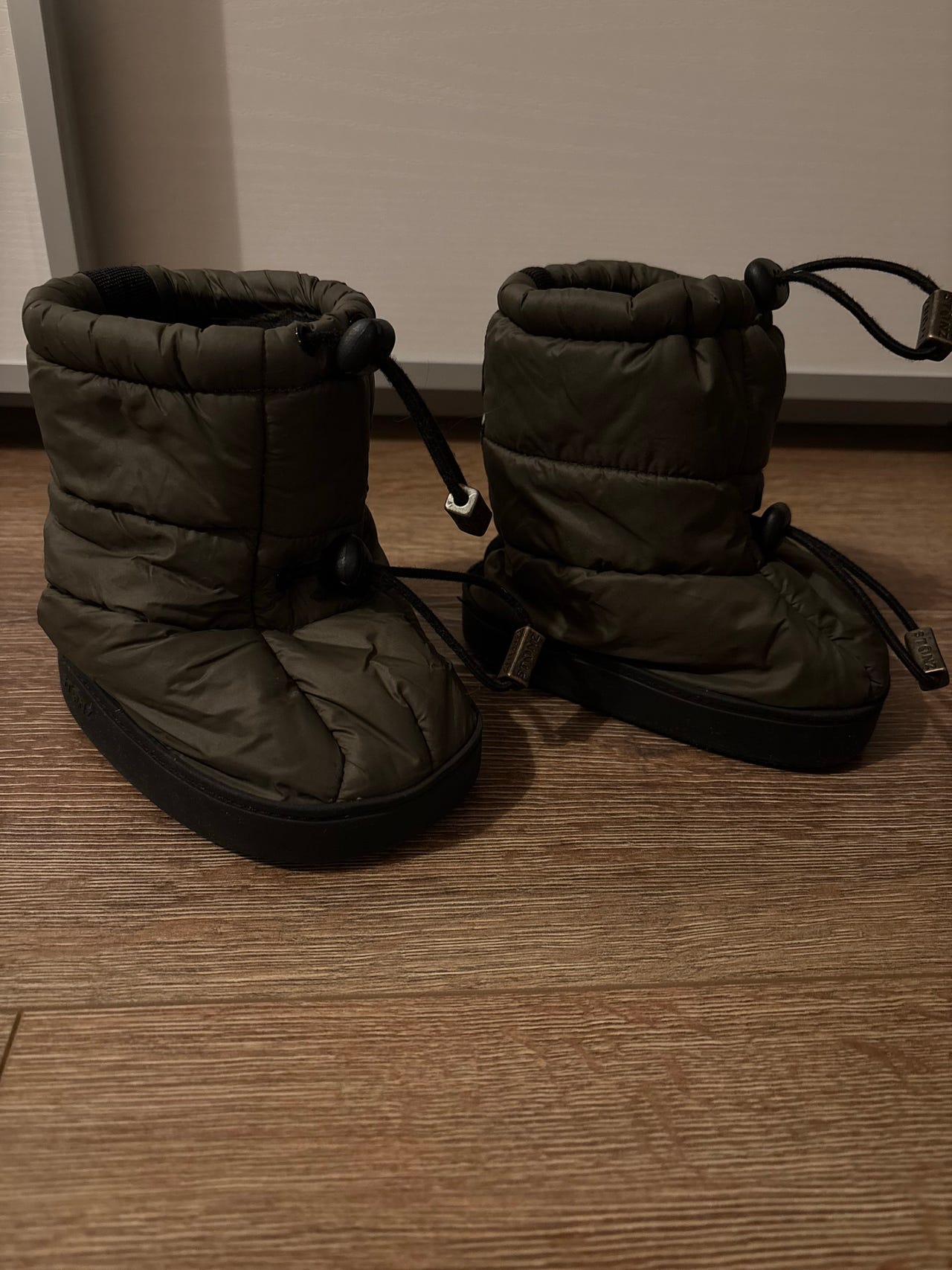 Stonz puffer booties L