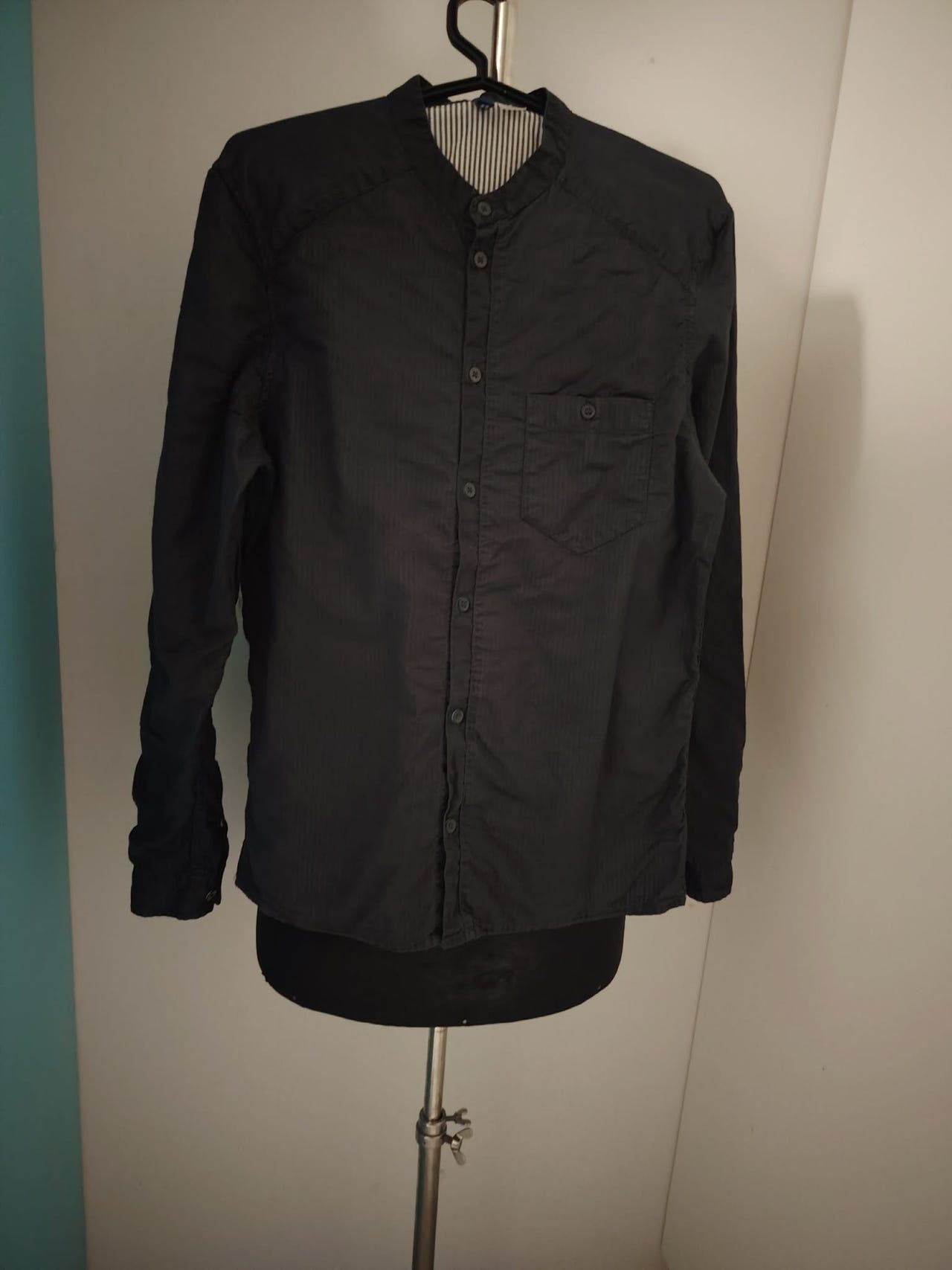 Miesten H&M  tummansininen pitkähihainen paita koko S