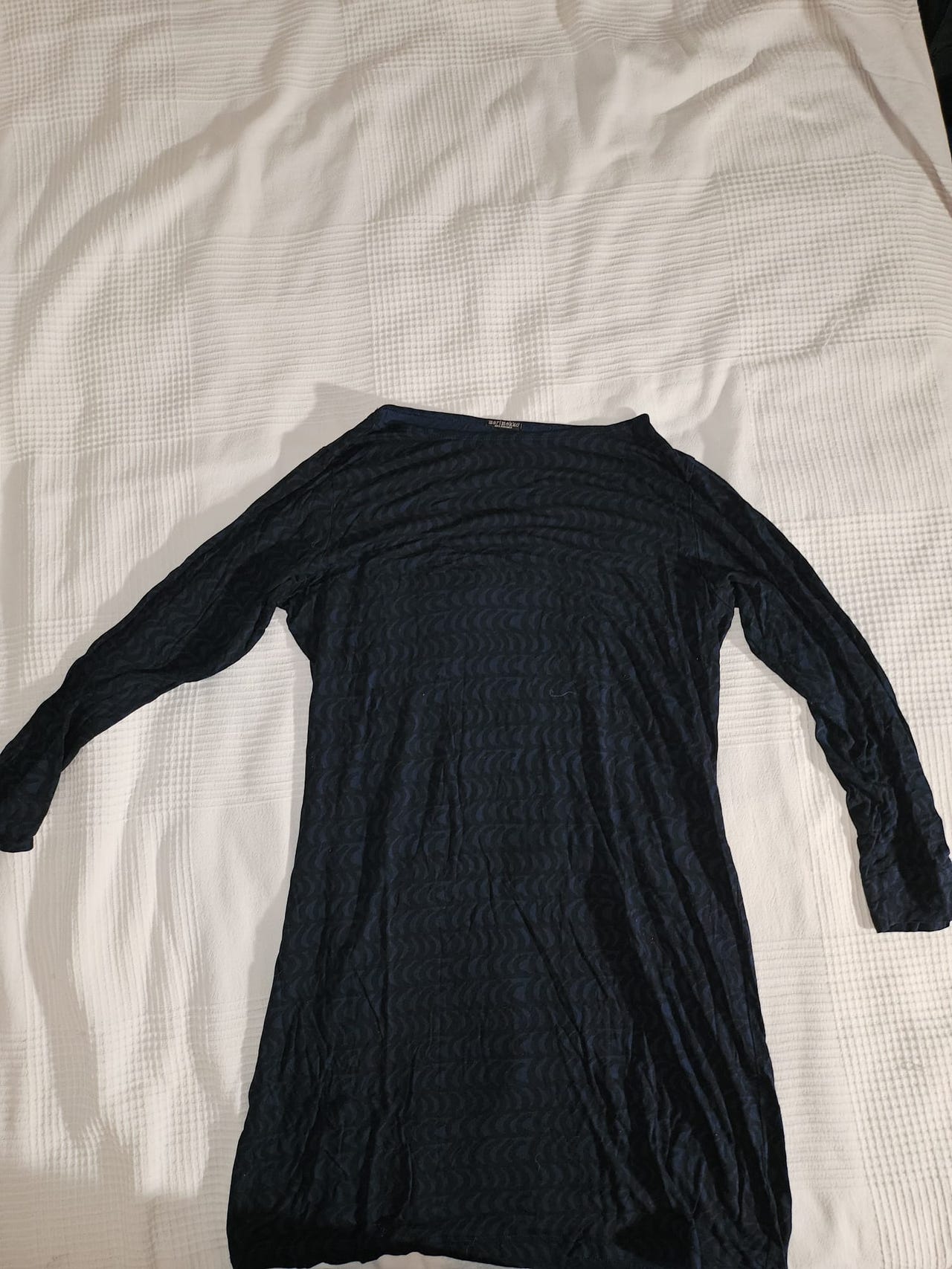 Vintage Marimekko Mika Piirainen -mekko/tunika, aaltokuvio, tumma