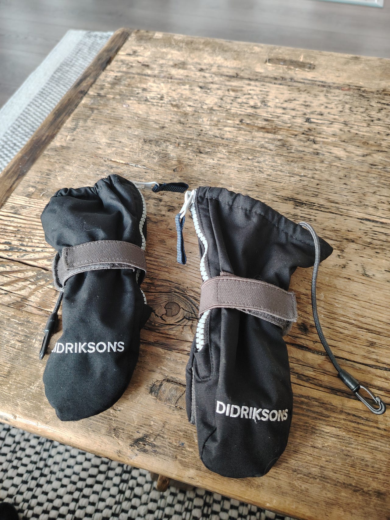 Didriksonsin merkin välikausihanskat