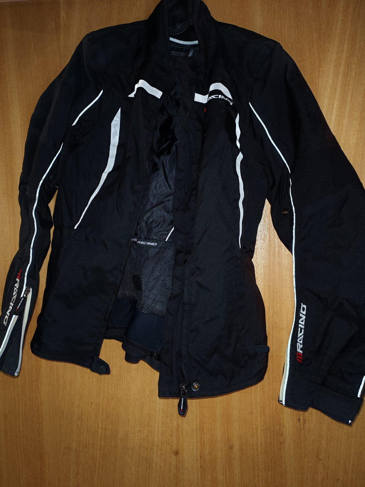 M-racing puku naisten