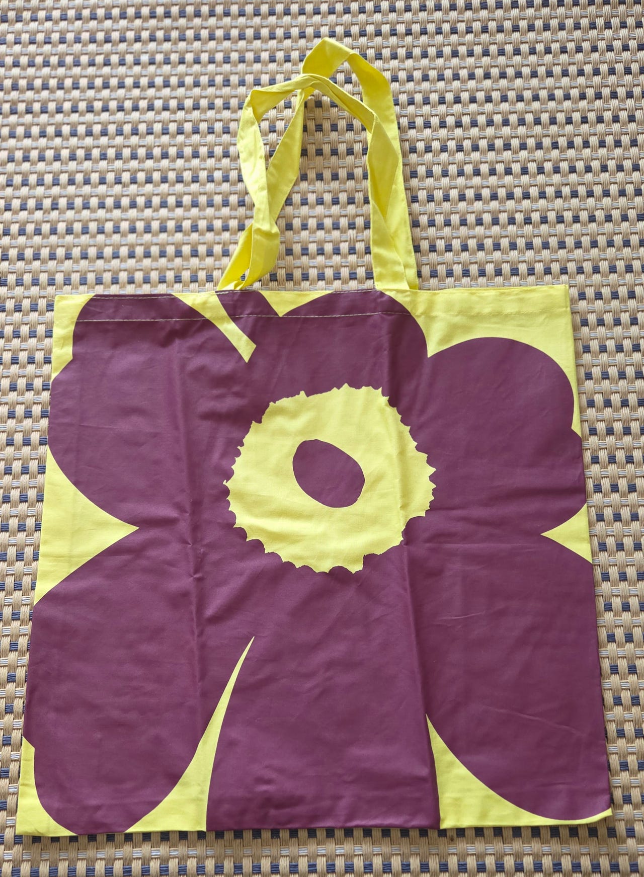Marimekko logokassi - lila / keltainen
