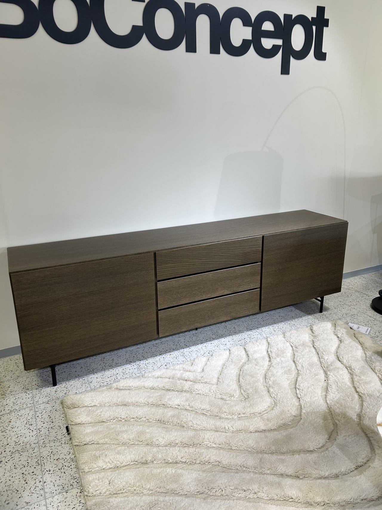 Boconcept Lugano-senkki, tumma tammi OVH 2249 €