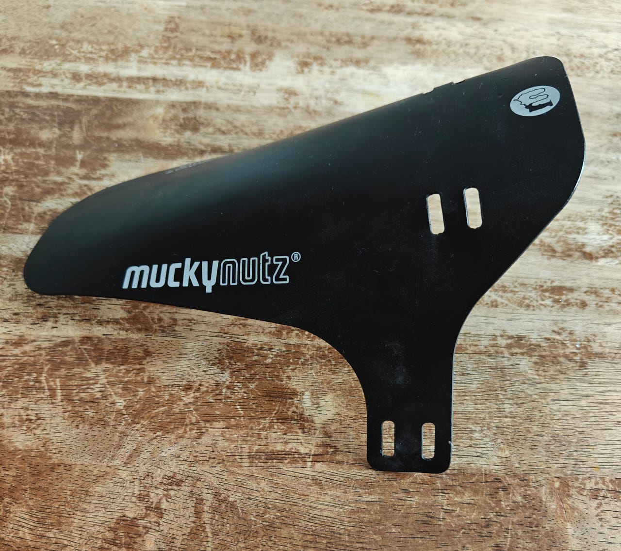 Mucky Nutz lokasuoja