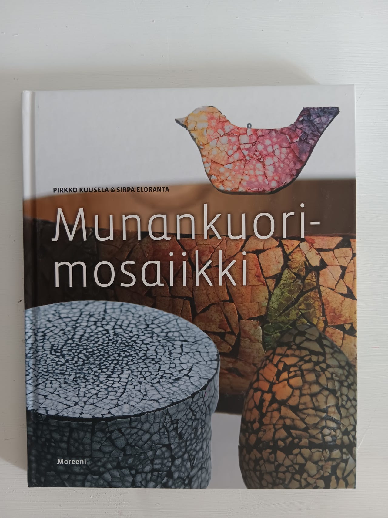 Munankuorimosaiikki askartelukirja