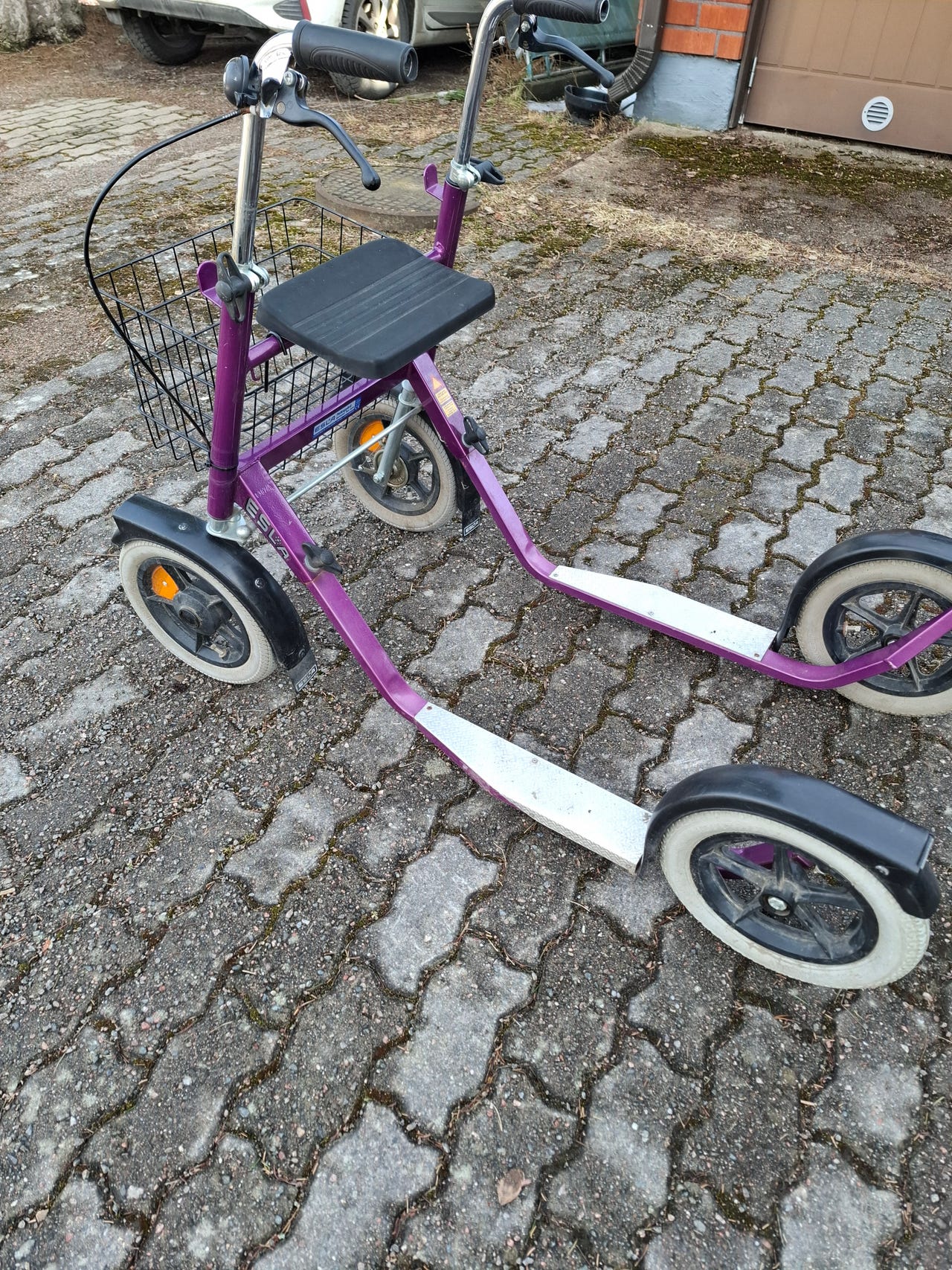 Esla pyörä rollaattori