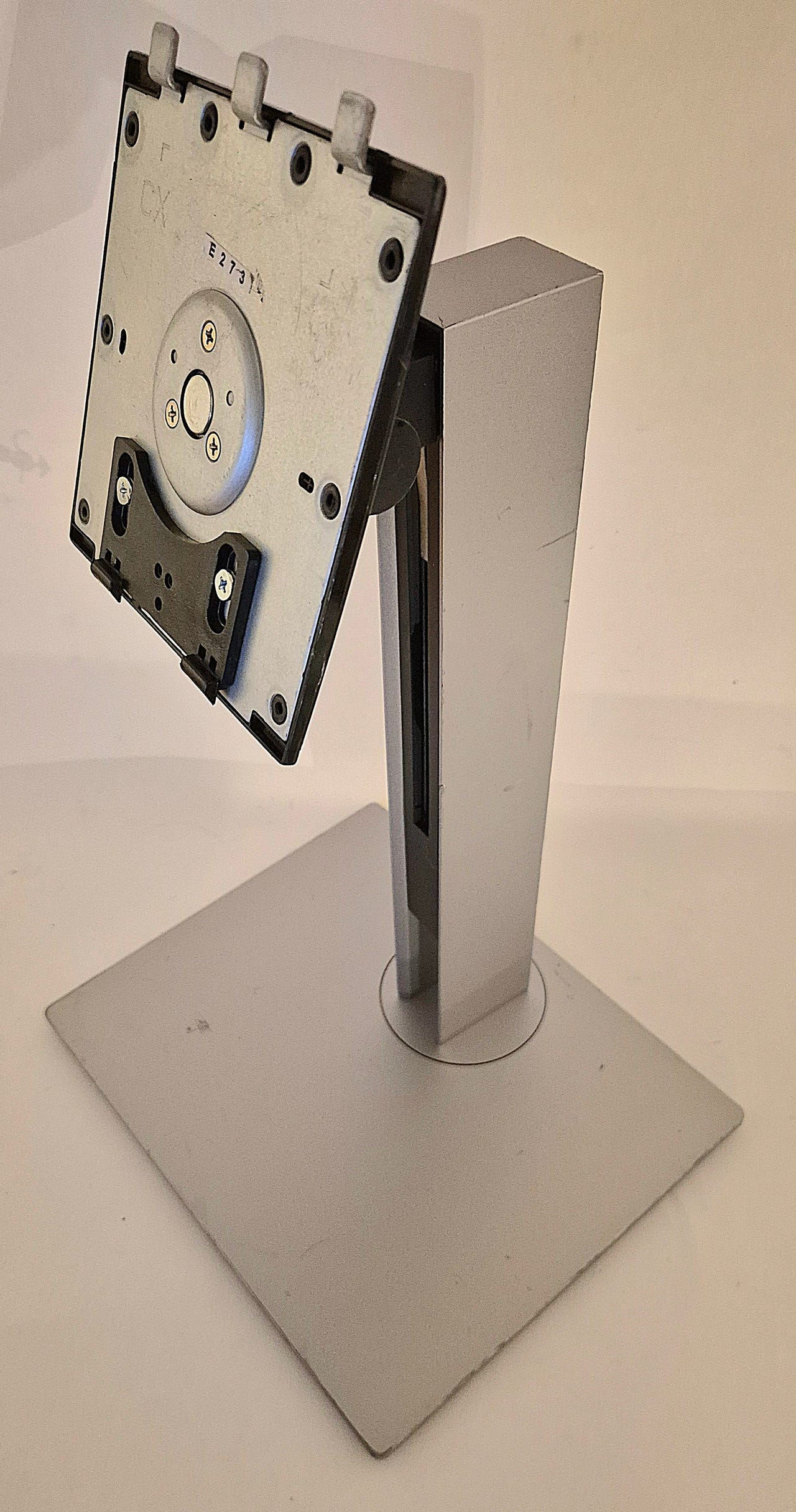 HP näytön jalka/monitor stand 923753-001