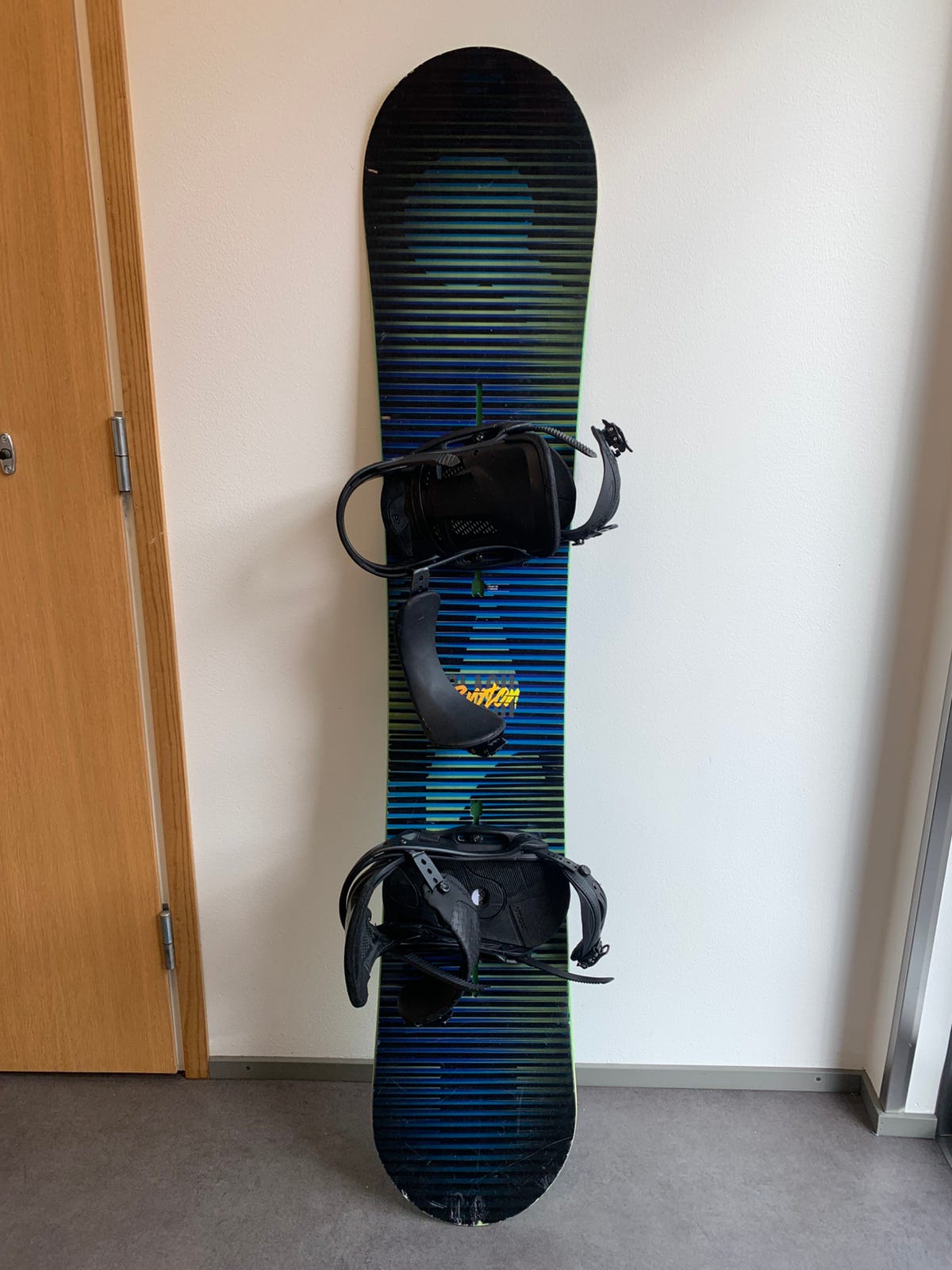Burton Clash 158 V-Rocker lumilauta + lumilautasiteet Malavita (L