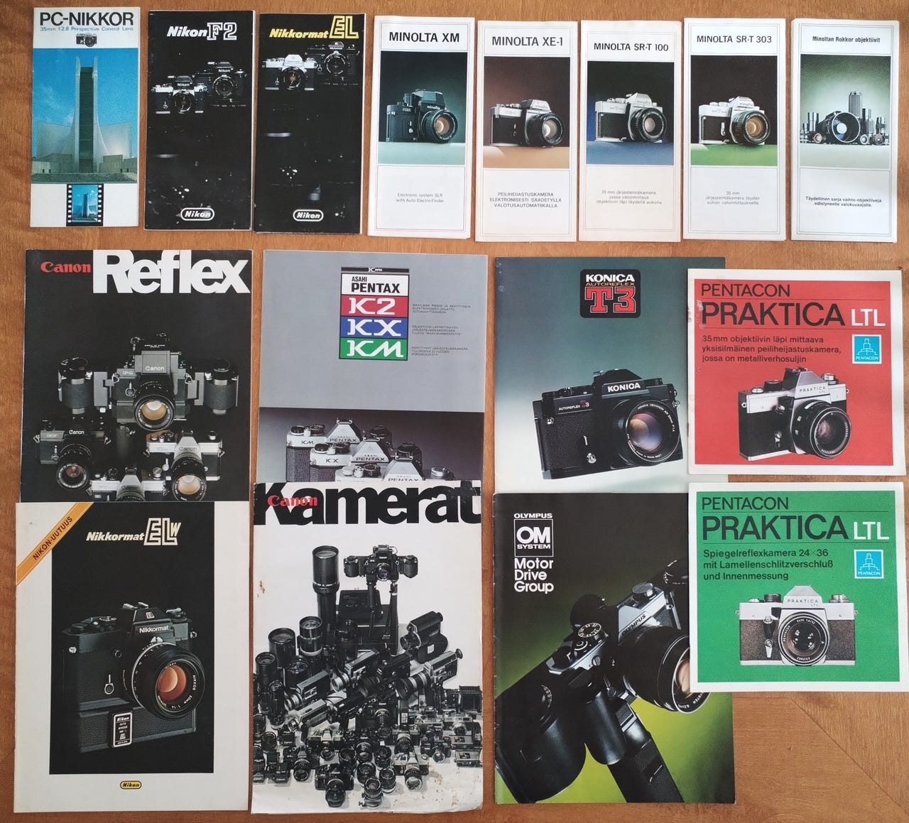 Vanhoja tuote-esitteitä Canon ja Nikon 16 kpl