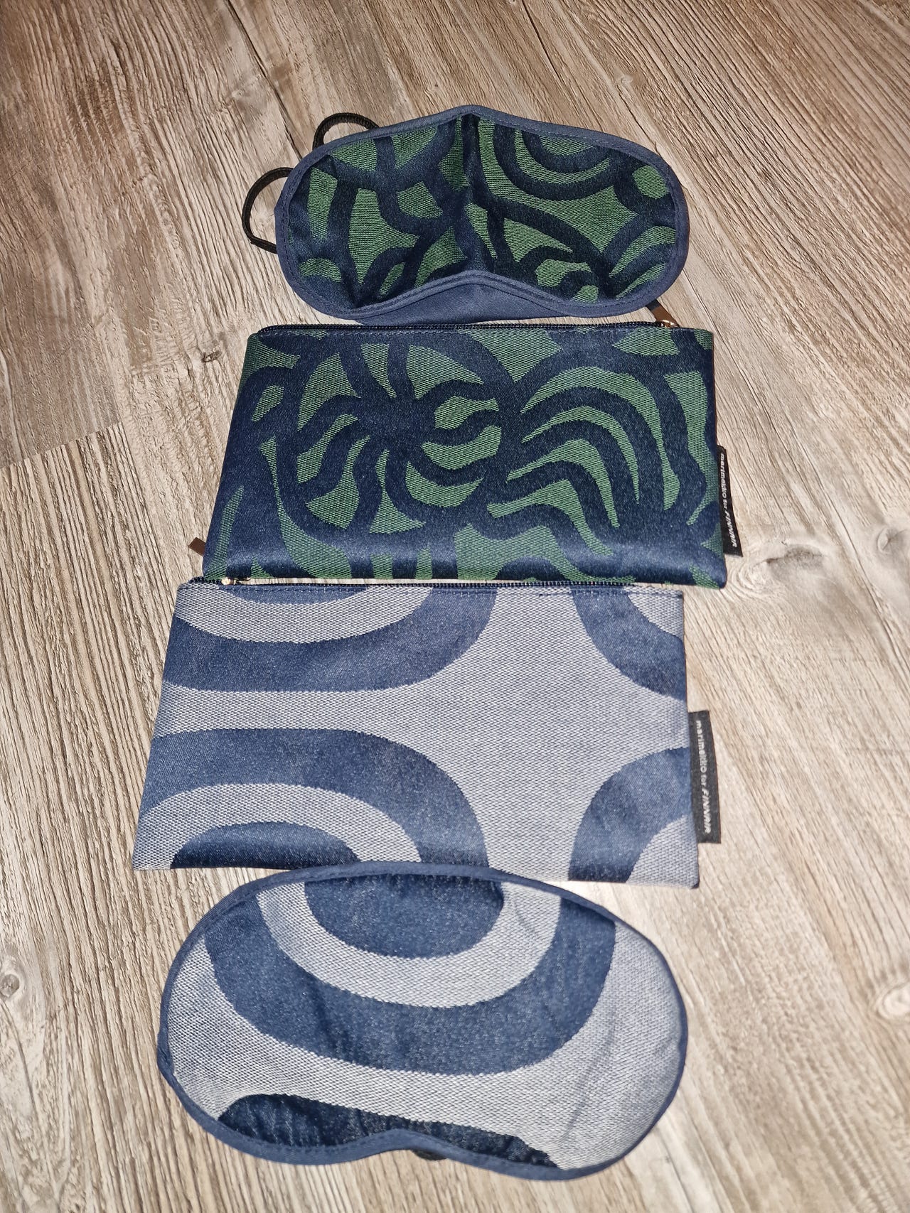 Marimekko for Finnair pussukat ja unimaskit