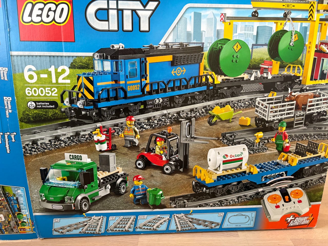Lego City junaradan osia ja junia