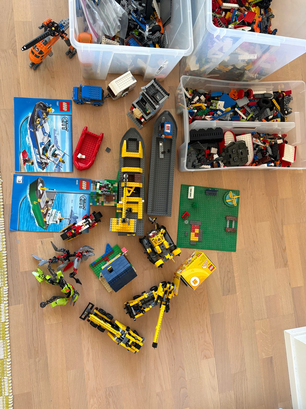 Edullisesti iso määrä Legoja